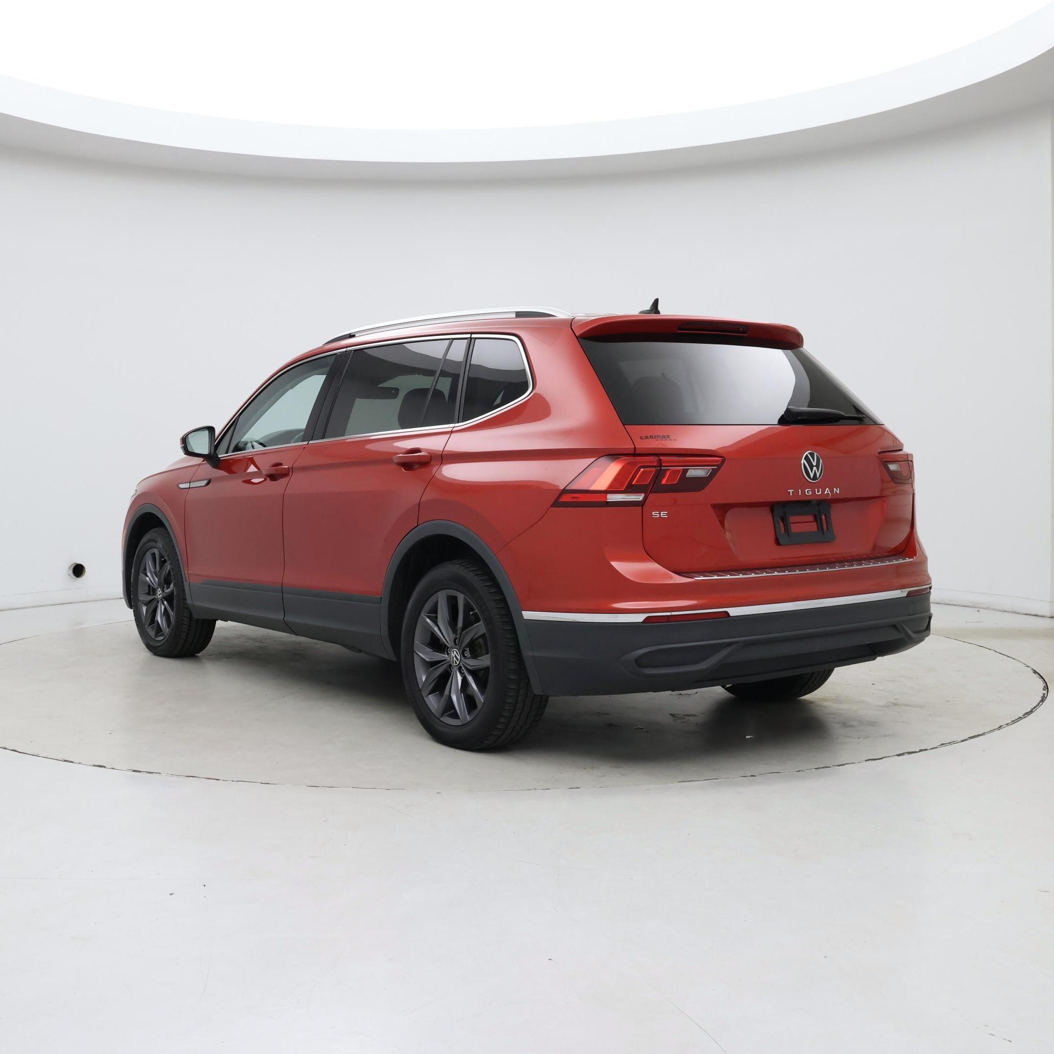 Thumbnail: 2022 Volkswagen Tiguan - 2