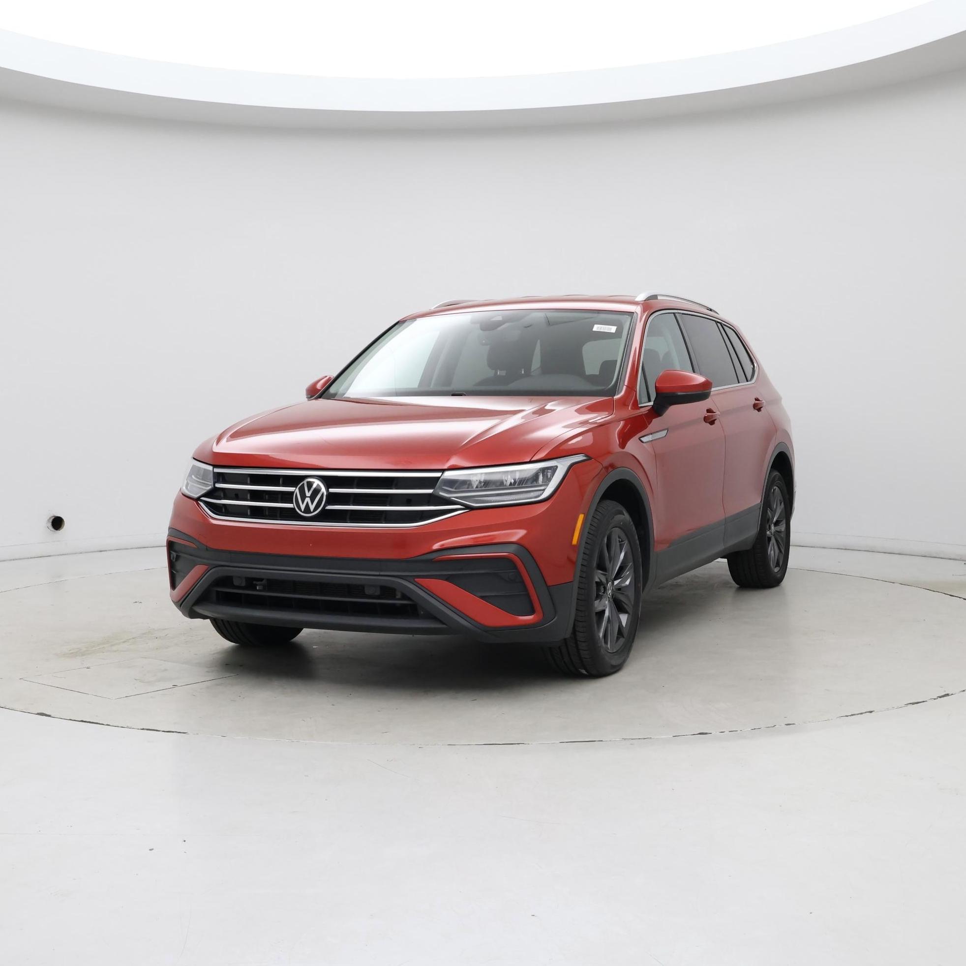 Thumbnail: 2022 Volkswagen Tiguan - 4