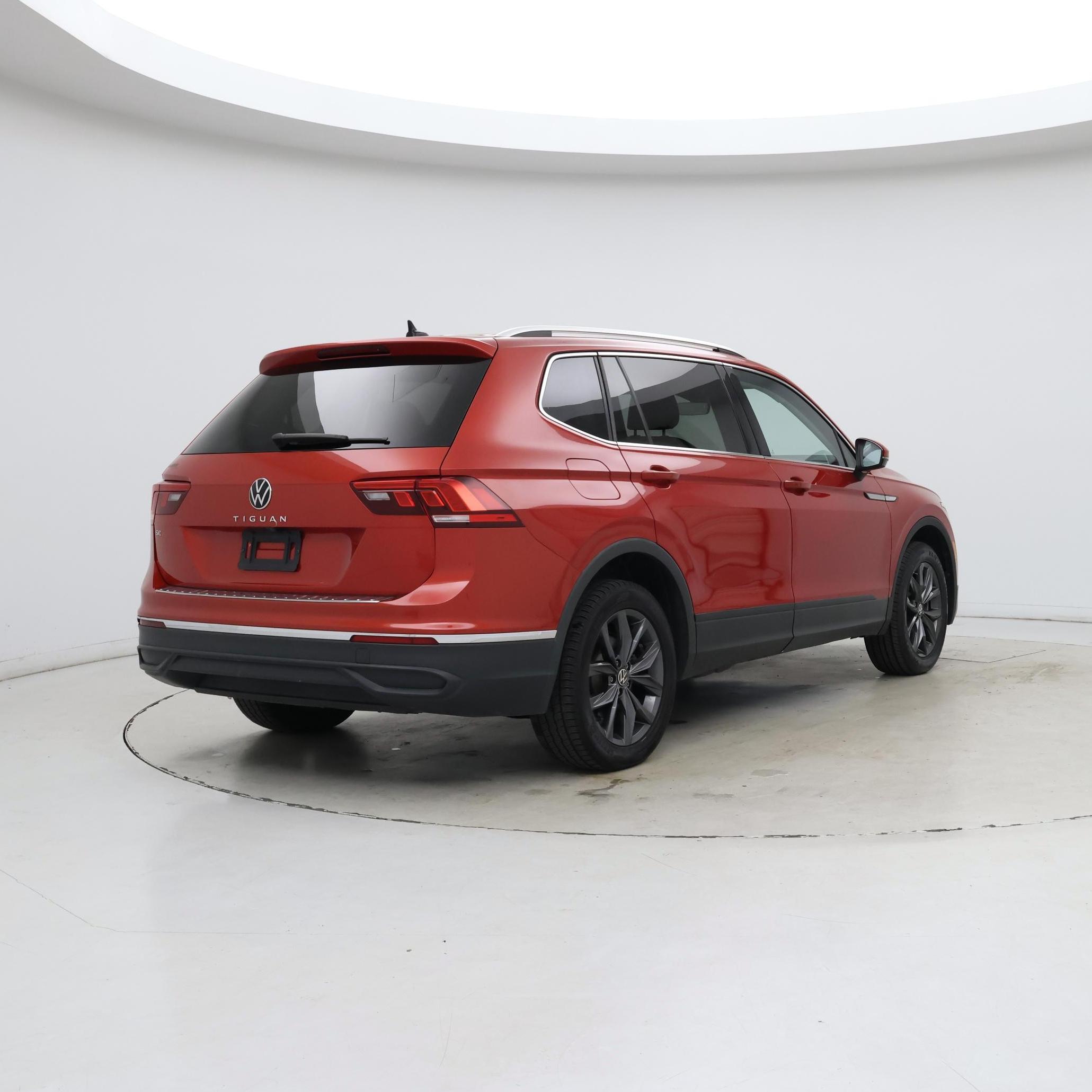 Thumbnail: 2022 Volkswagen Tiguan - 8