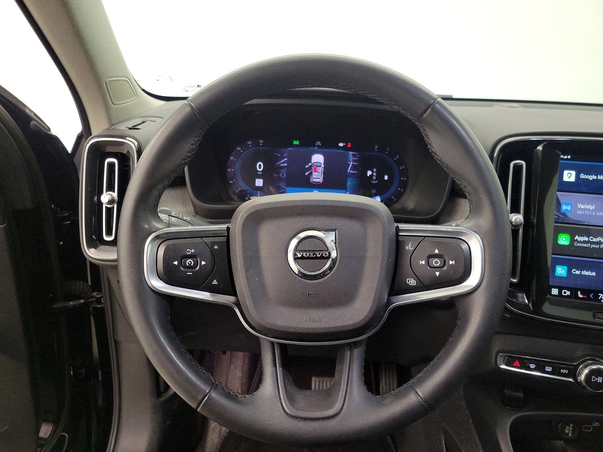 Thumbnail: 2023 Volvo XC40 - 10