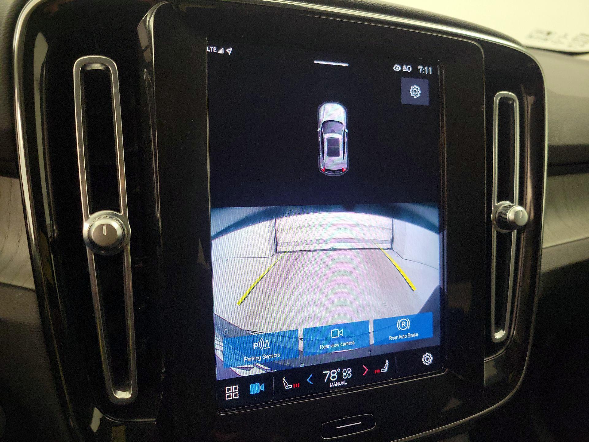 Thumbnail: 2023 Volvo XC40 - 14