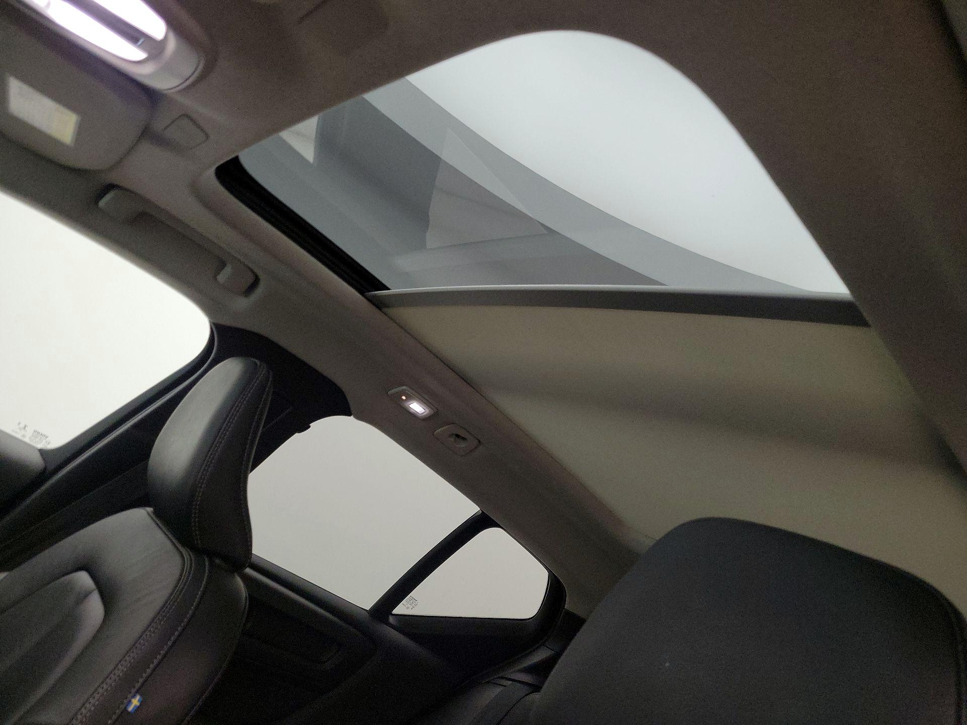 Thumbnail: 2023 Volvo XC40 - 19