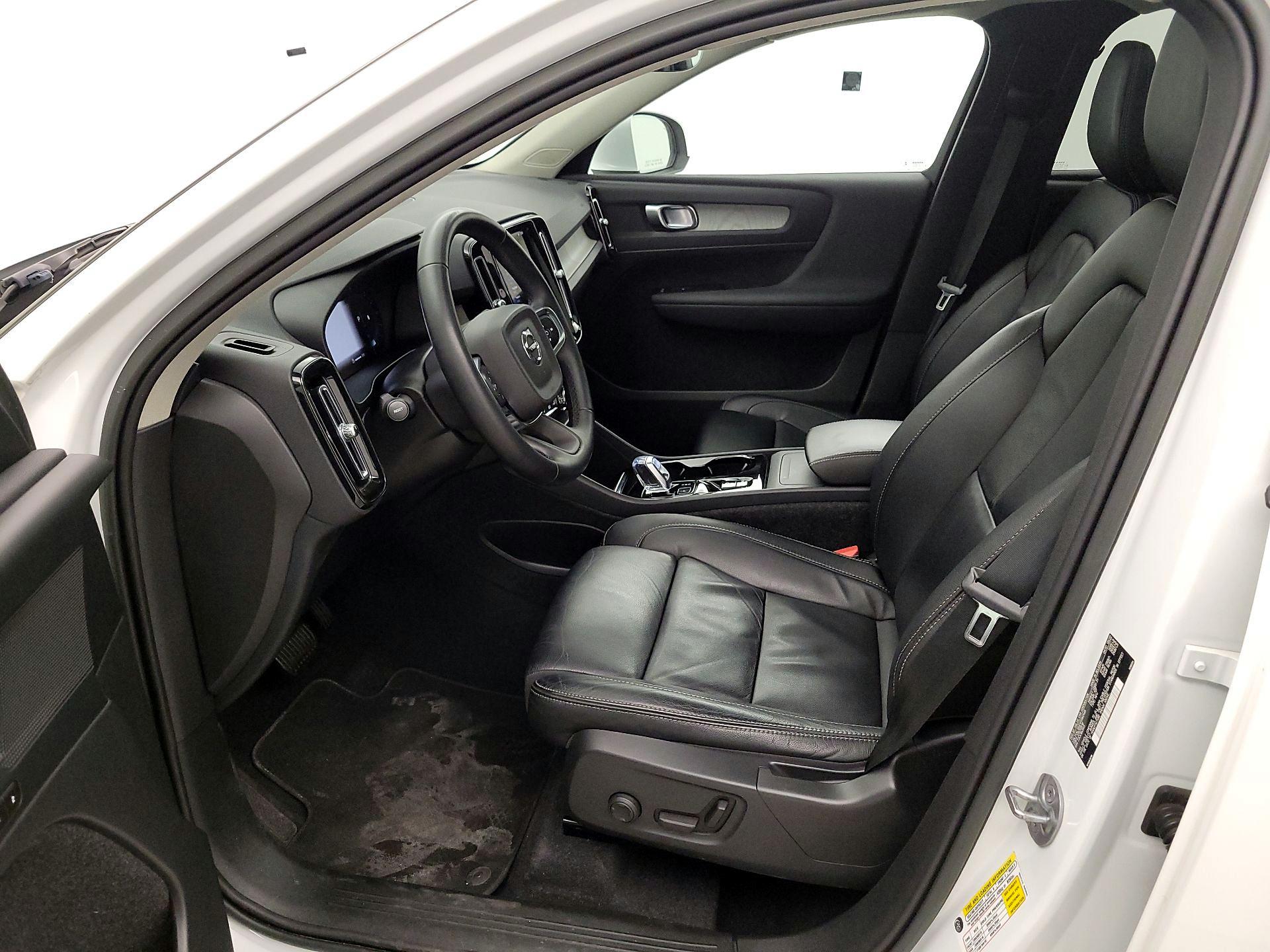 Thumbnail: 2023 Volvo XC40 - 11