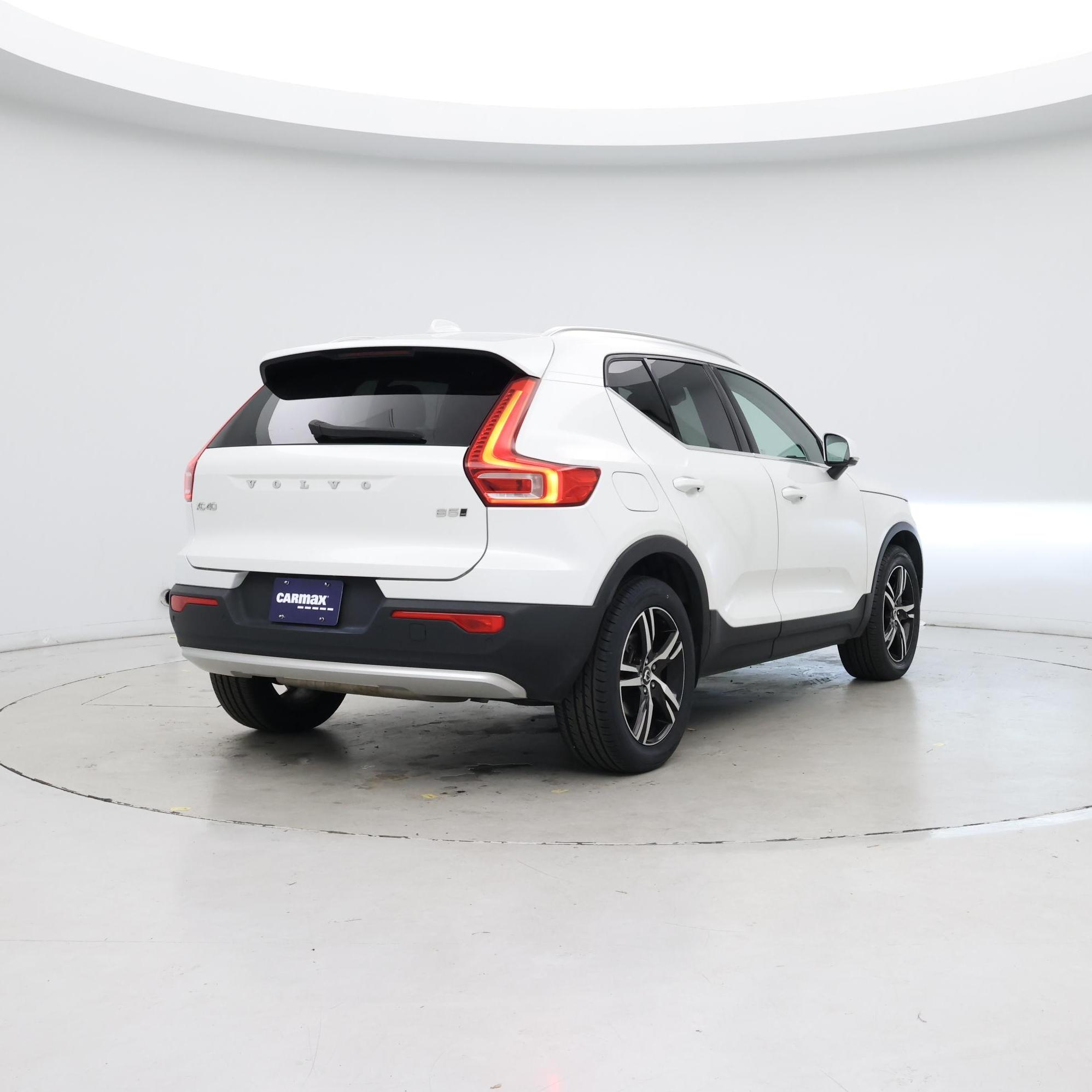 Thumbnail: 2023 Volvo XC40 - 8