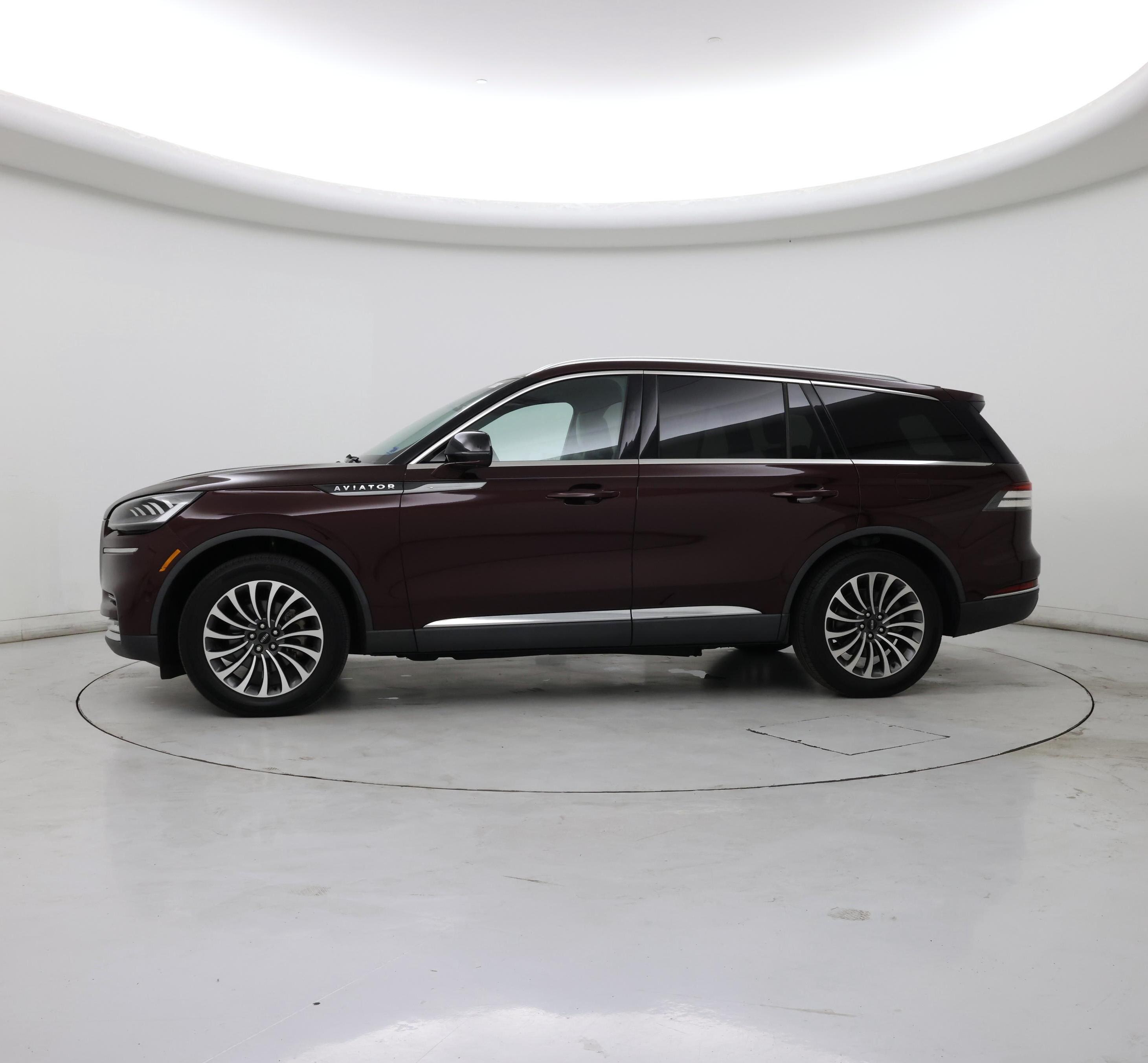 Thumbnail: 2021 Lincoln Aviator - 3