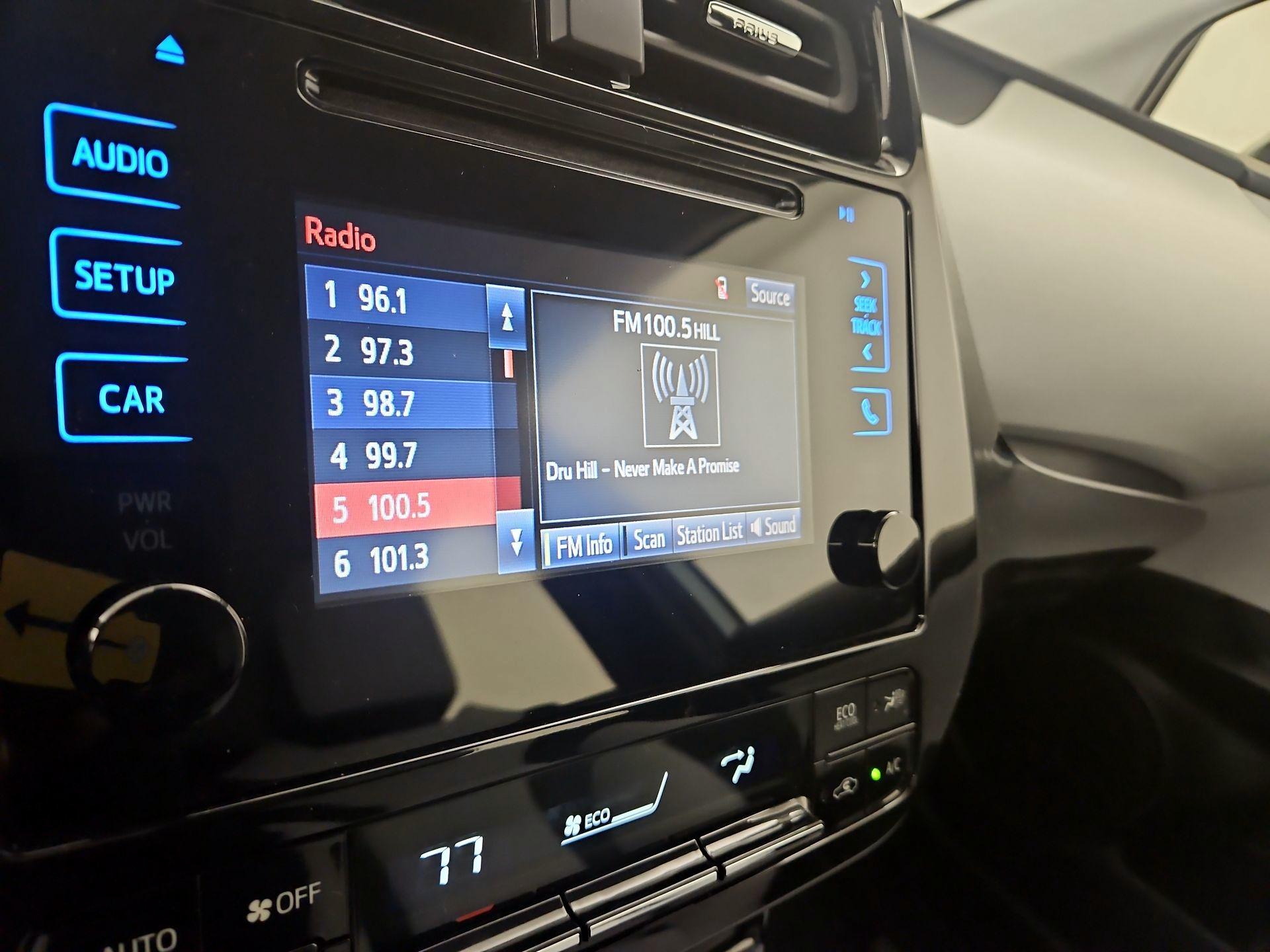 Thumbnail: 2019 Toyota Prius - 15