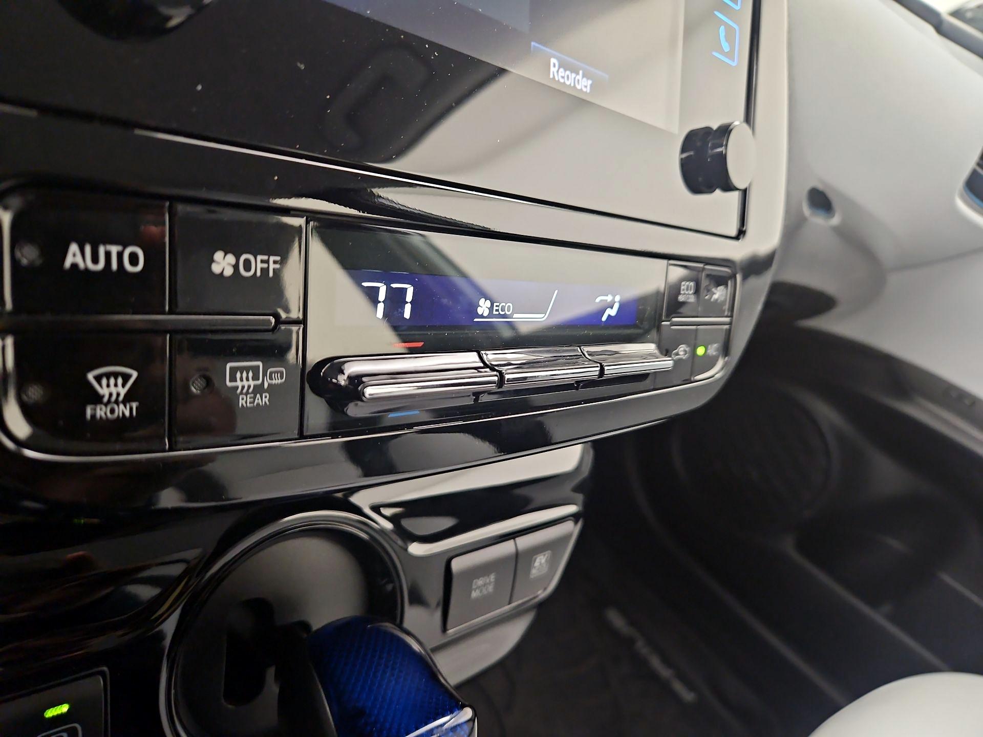 Thumbnail: 2019 Toyota Prius - 16