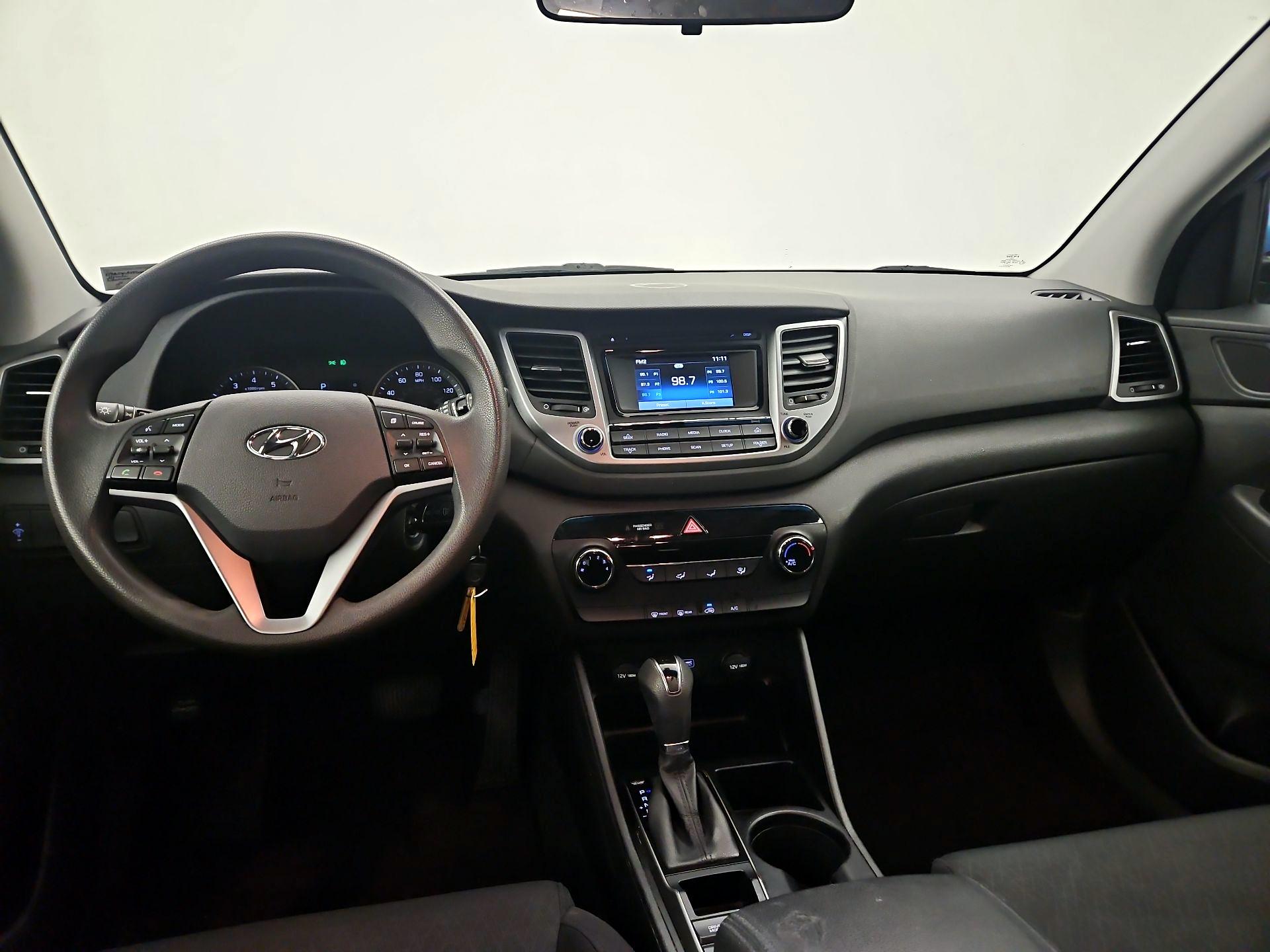 Thumbnail: 2016 Hyundai Tucson - 9