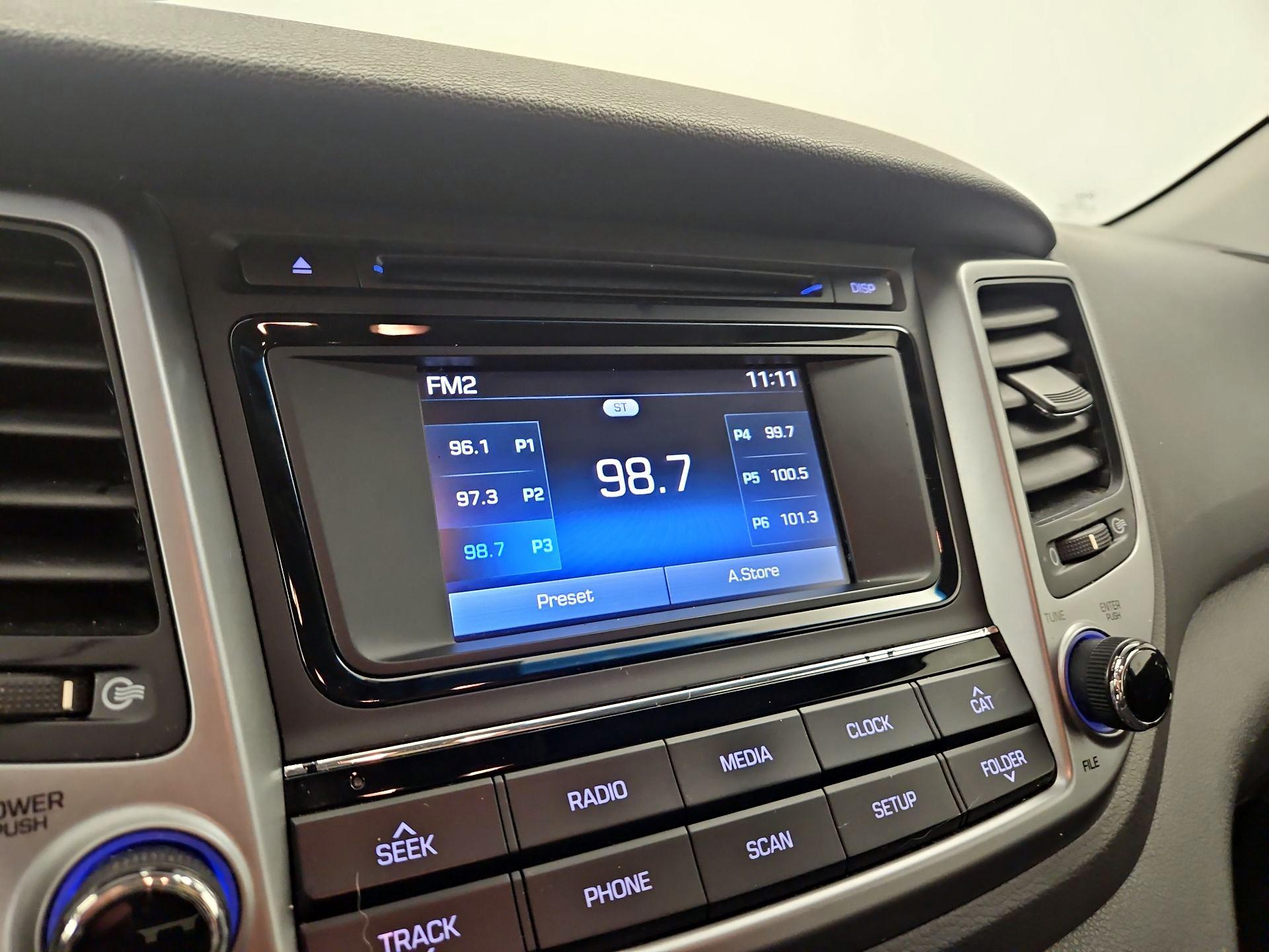 Thumbnail: 2016 Hyundai Tucson - 15