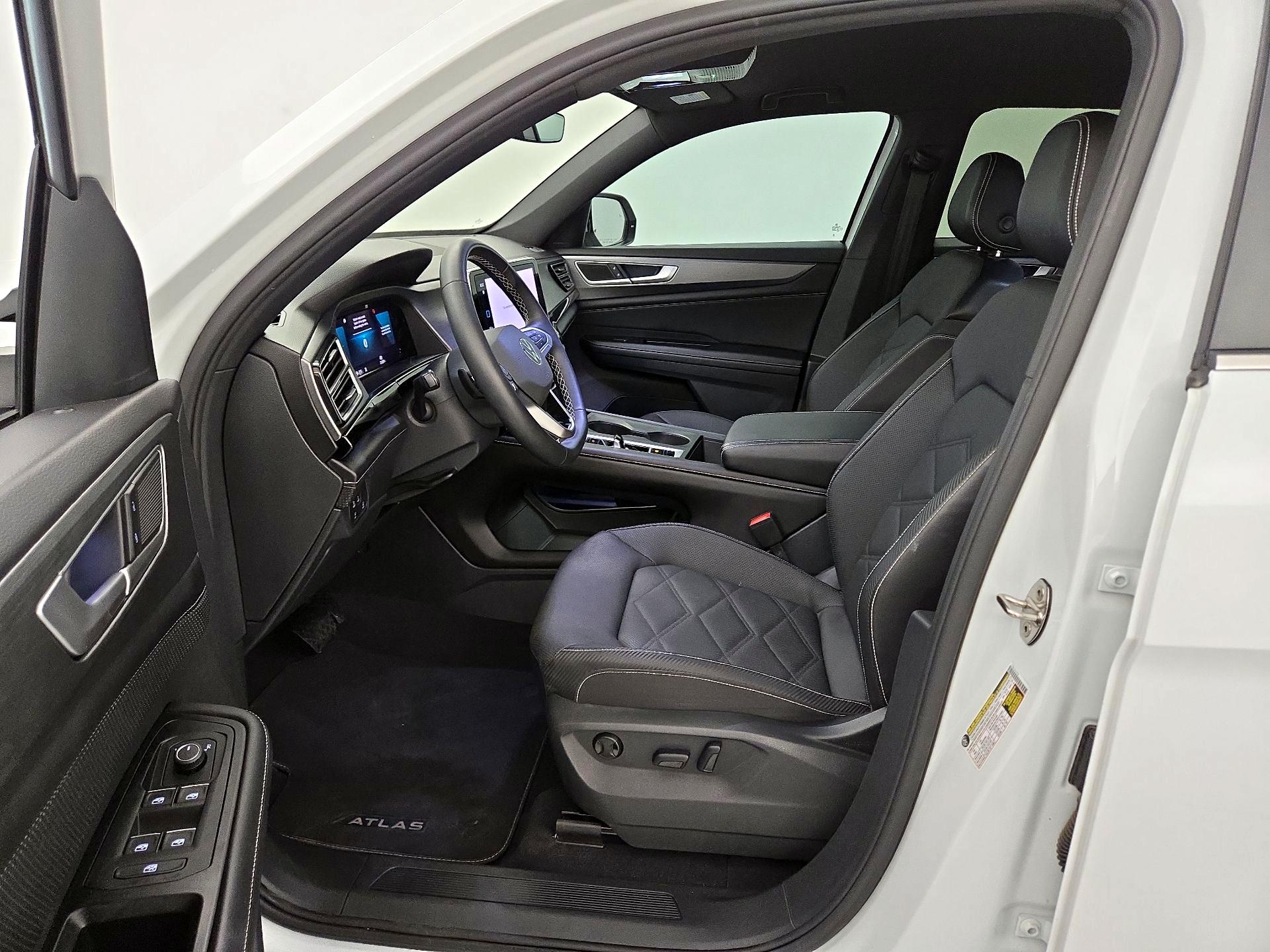 Thumbnail: 2024 Volkswagen Atlas - 11