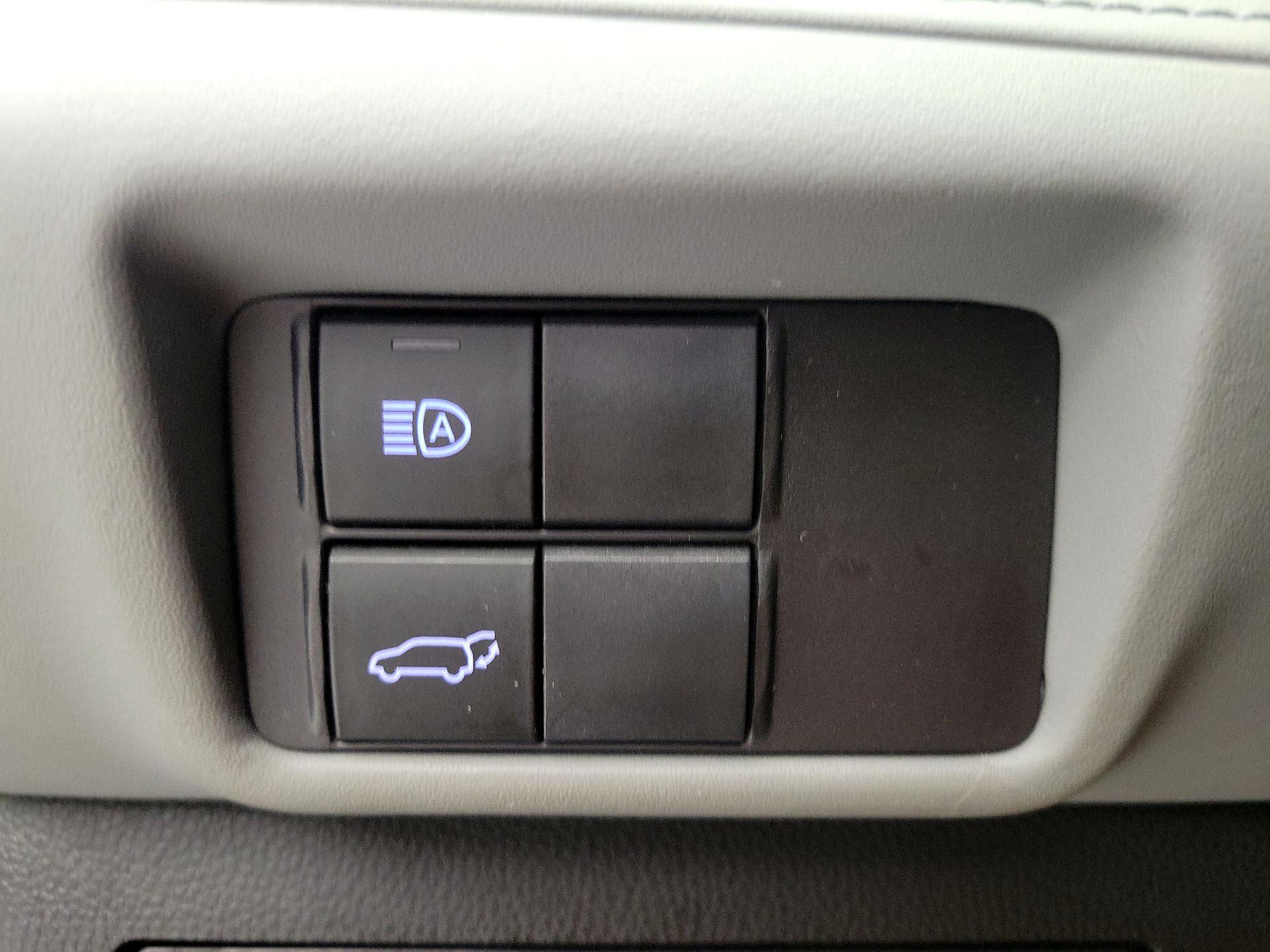 Thumbnail: 2022 Toyota Highlander - 13