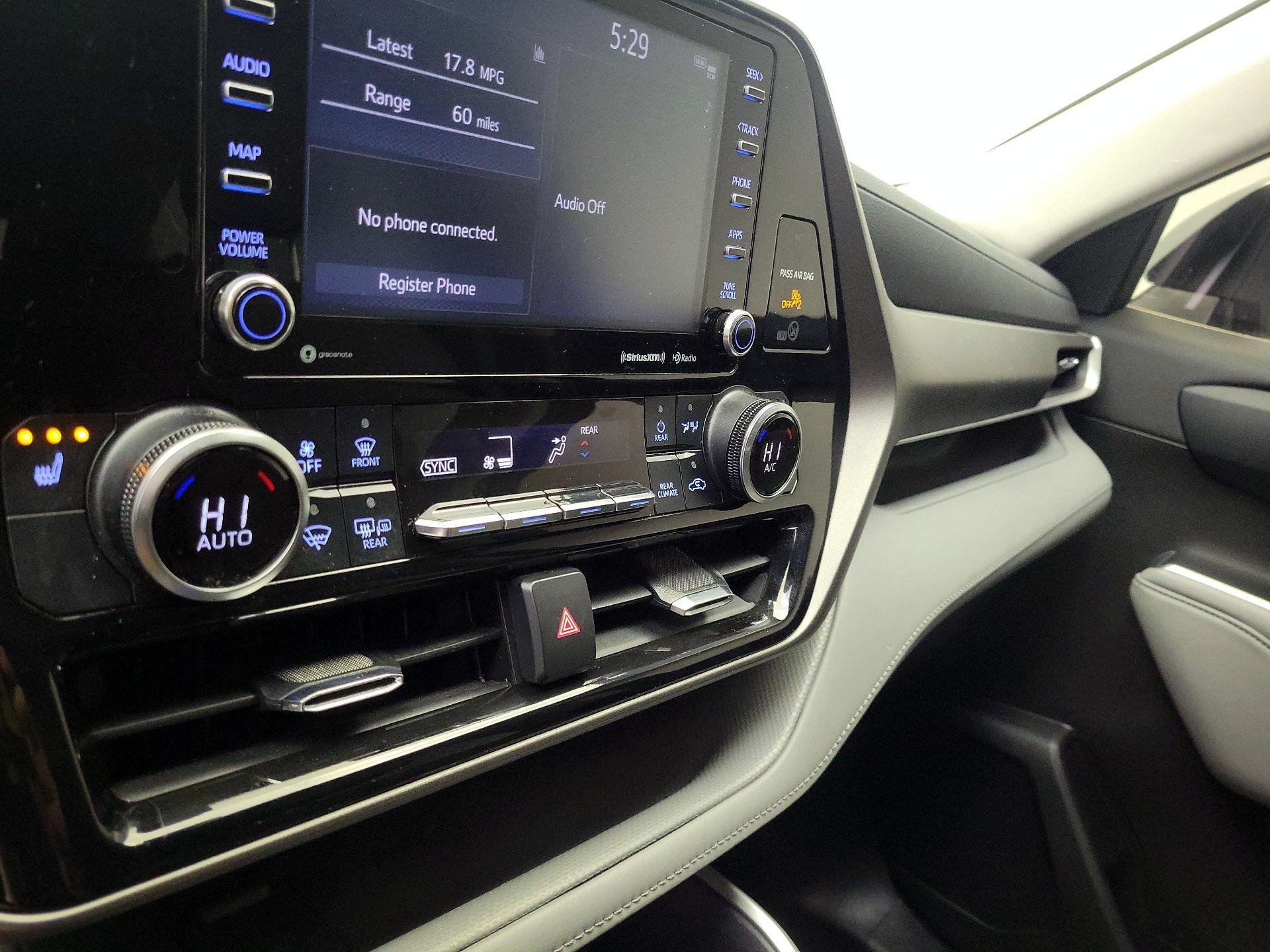 Thumbnail: 2022 Toyota Highlander - 16