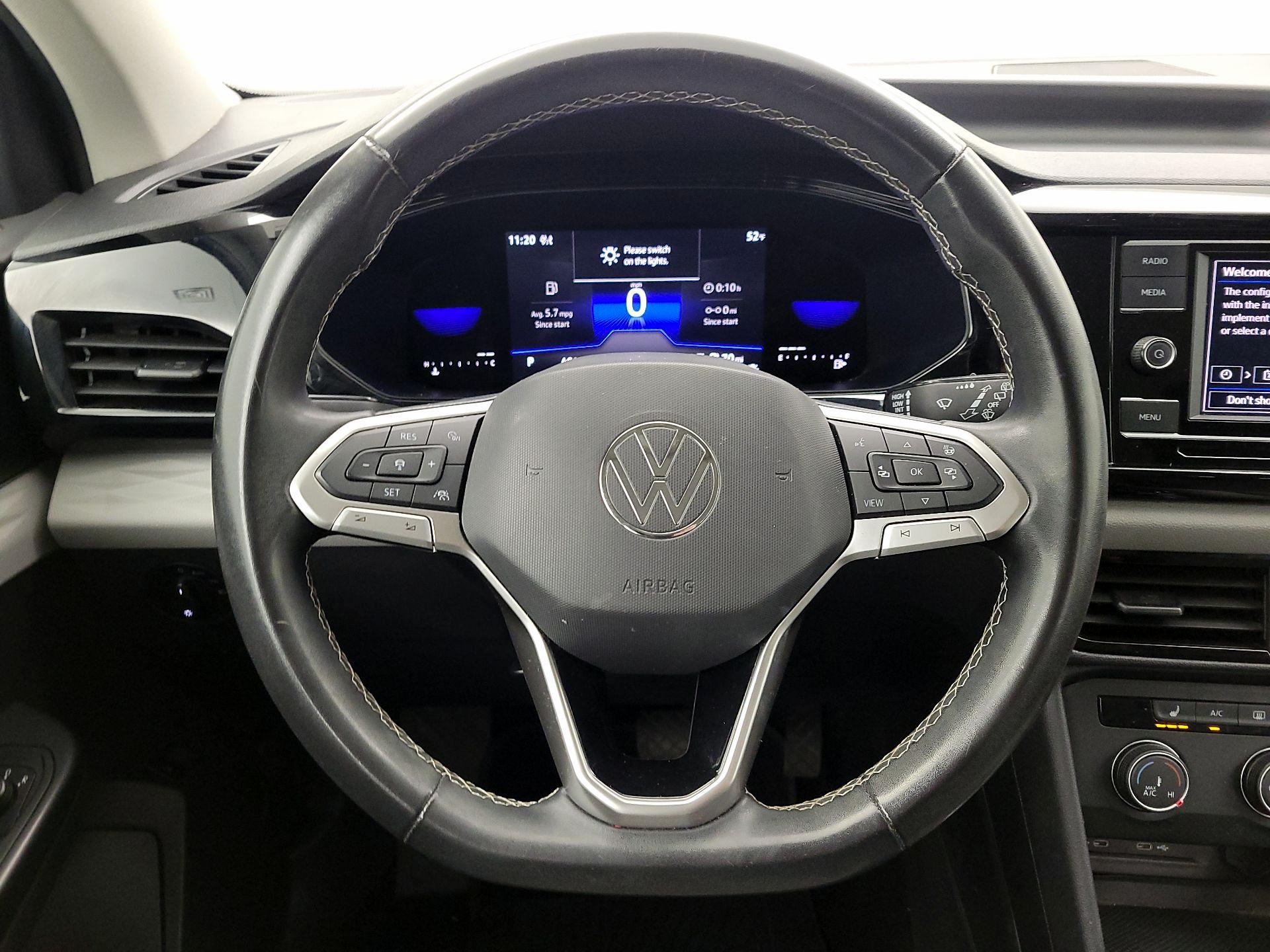 Thumbnail: 2022 Volkswagen Taos - 10