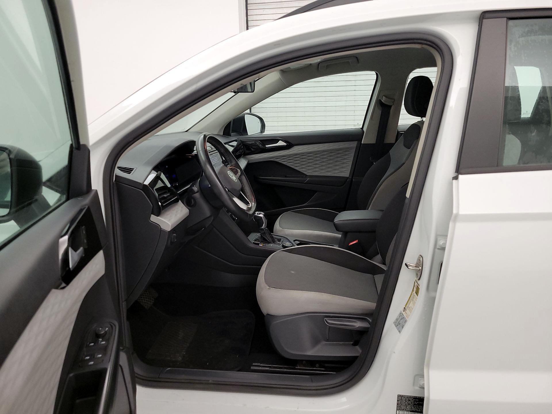 Thumbnail: 2022 Volkswagen Taos - 11