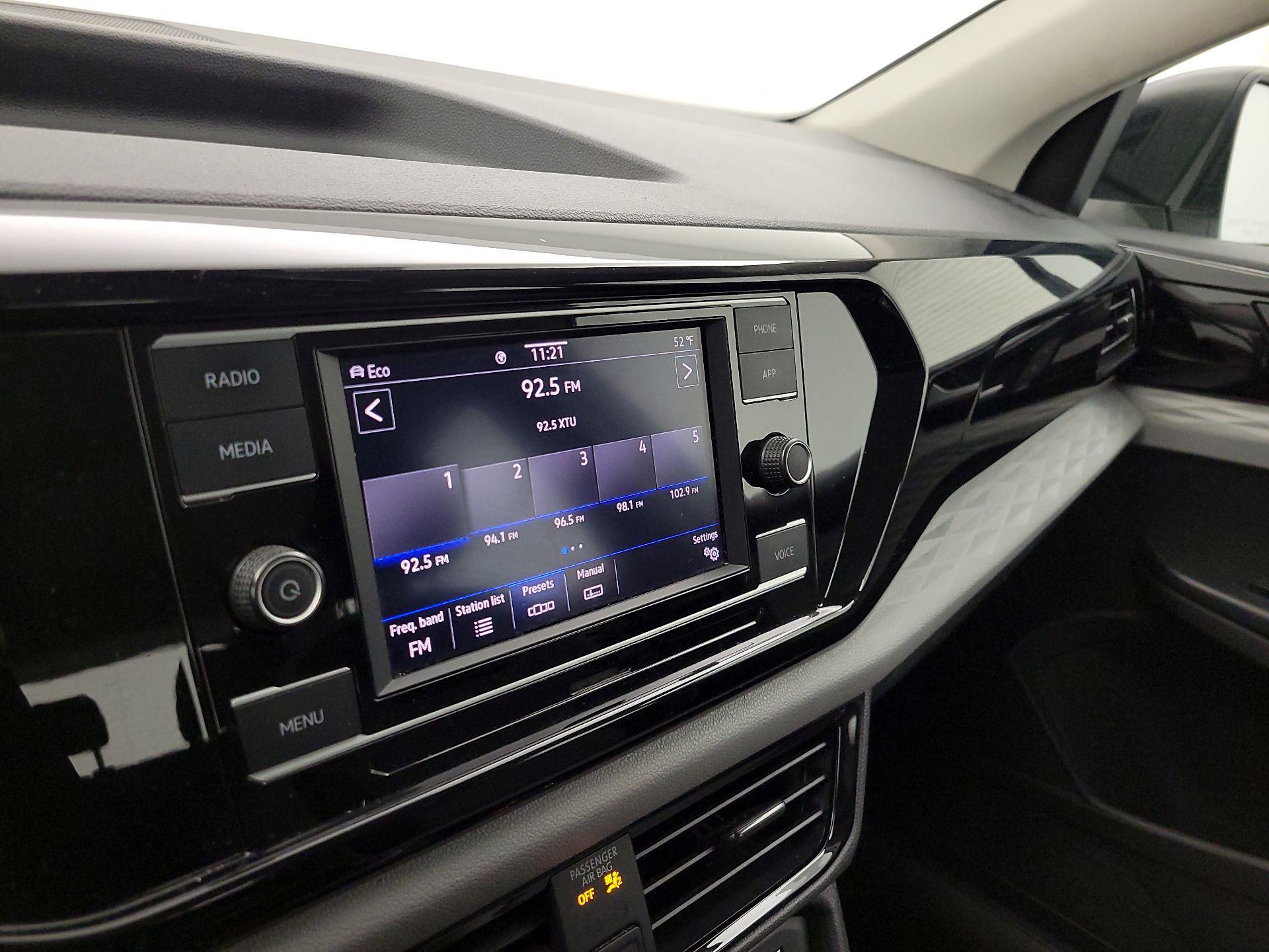 Thumbnail: 2022 Volkswagen Taos - 14