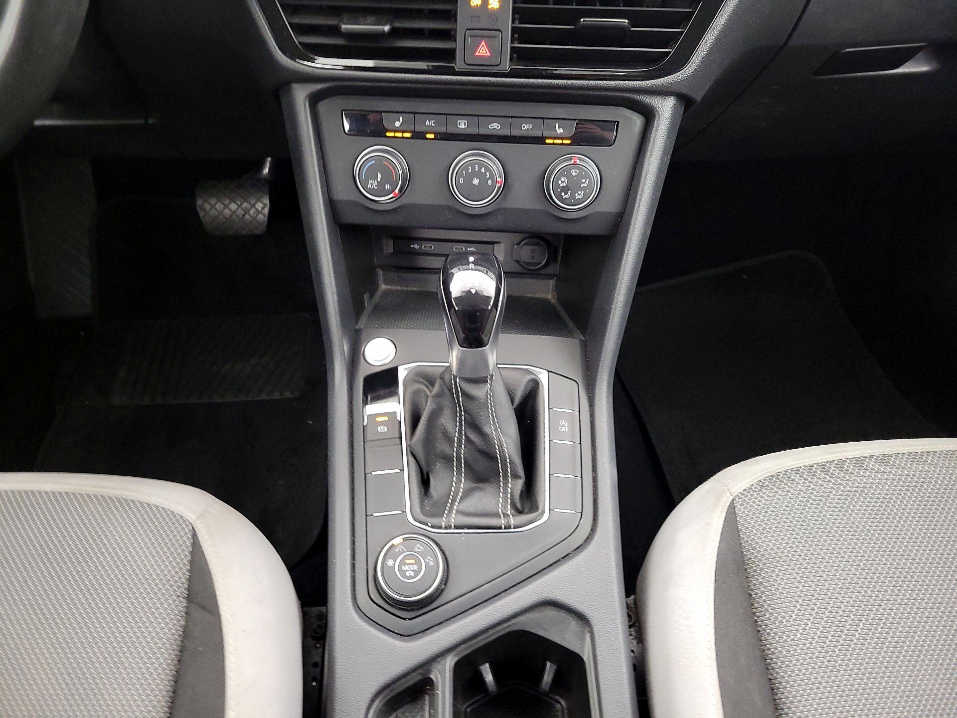 Thumbnail: 2022 Volkswagen Taos - 16