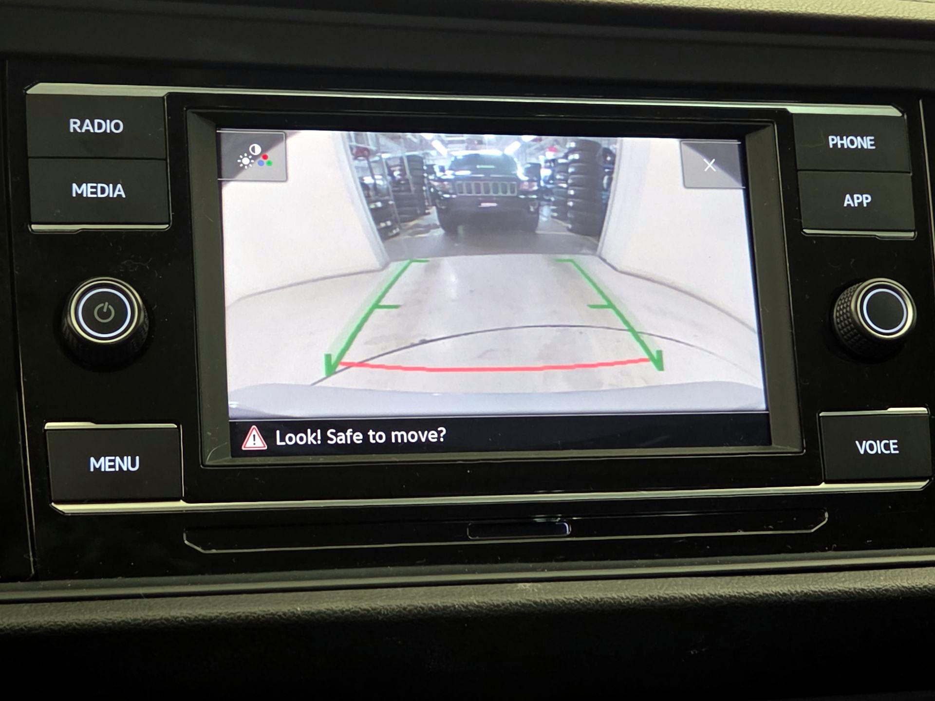 Thumbnail: 2023 Volkswagen Jetta - 14