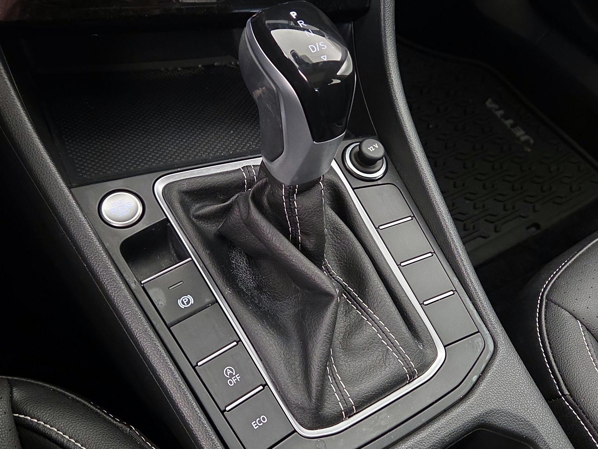 Thumbnail: 2023 Volkswagen Jetta - 17