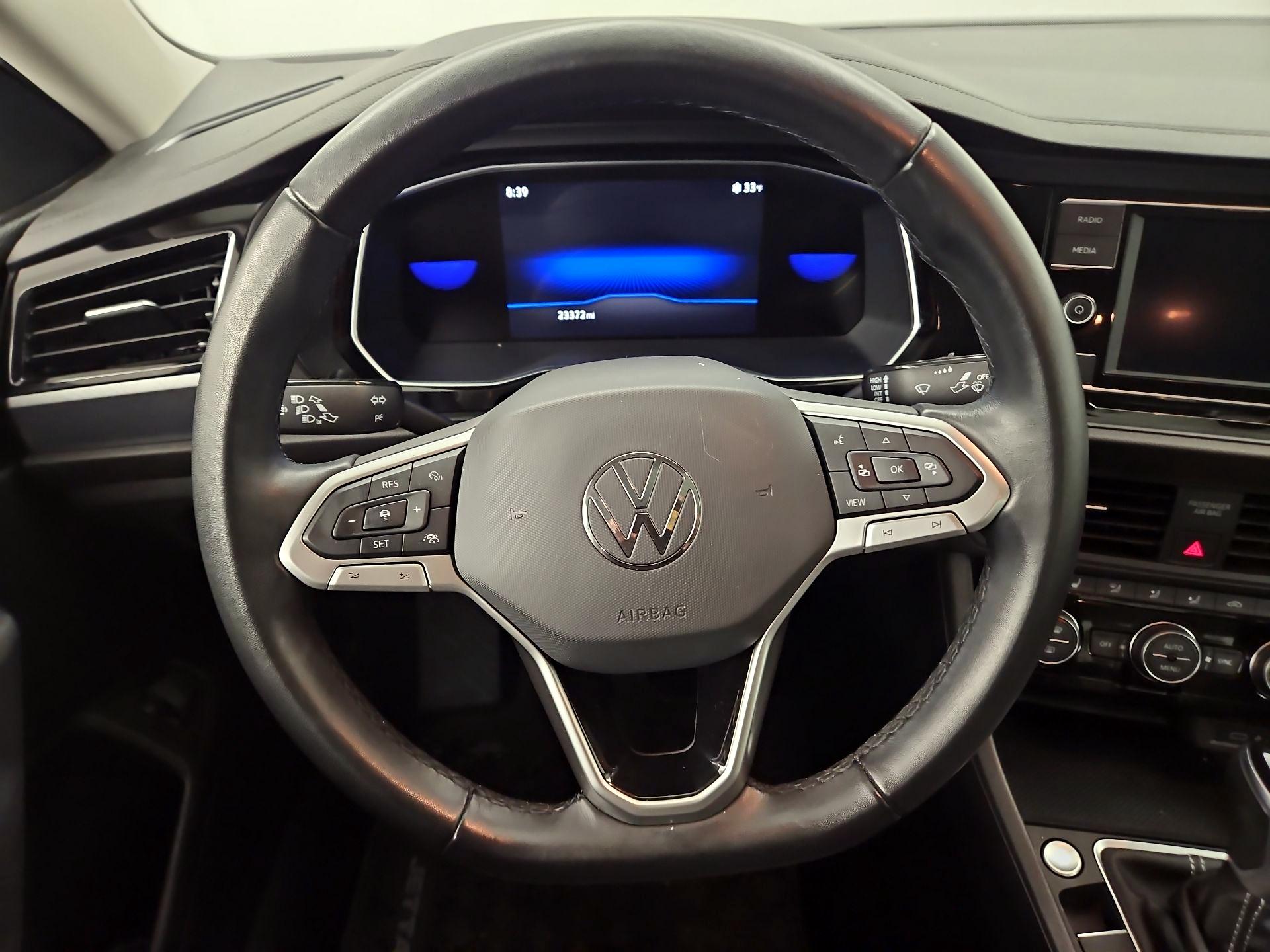 Thumbnail: 2023 Volkswagen Jetta - 10