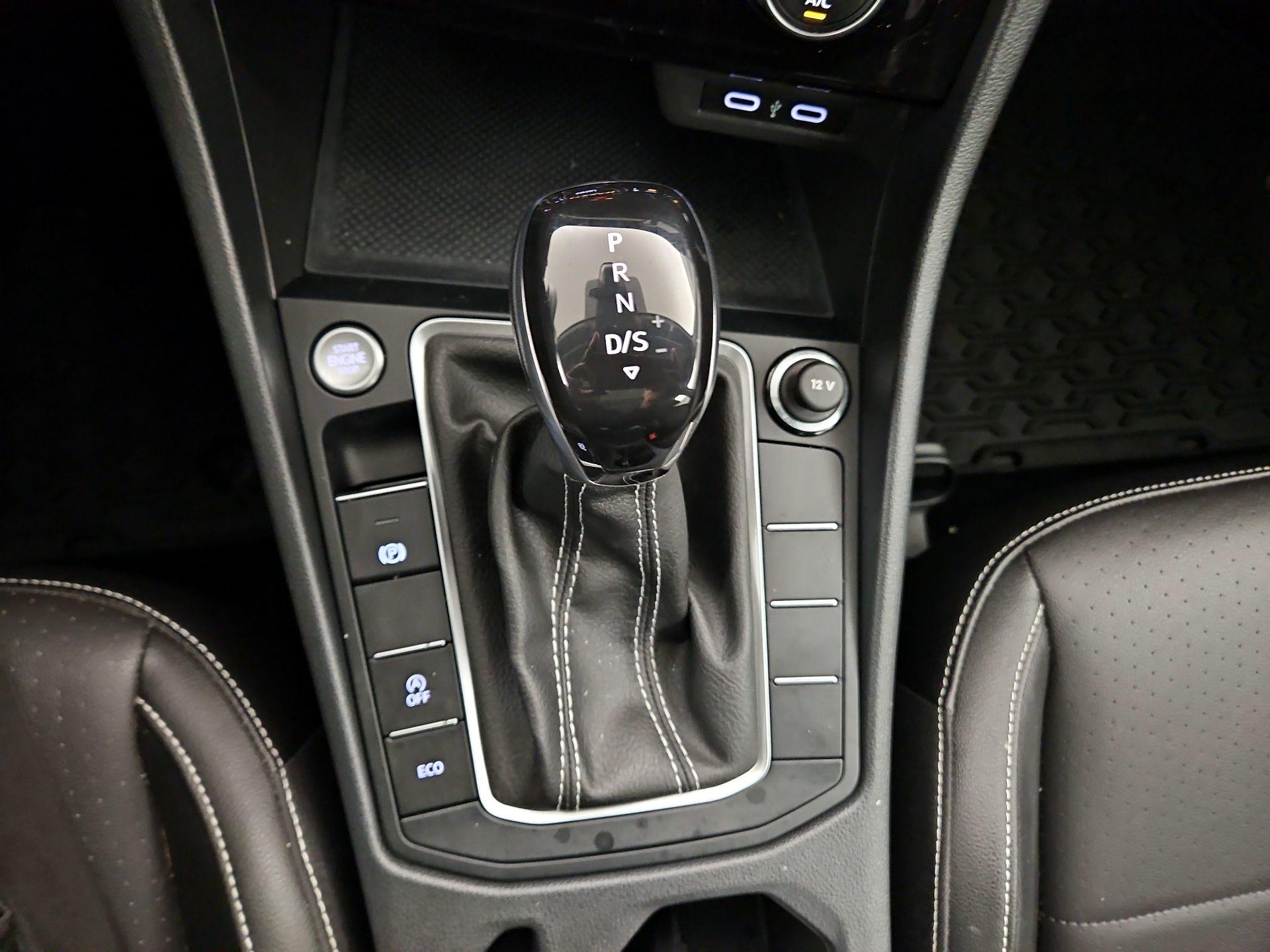 Thumbnail: 2023 Volkswagen Jetta - 17