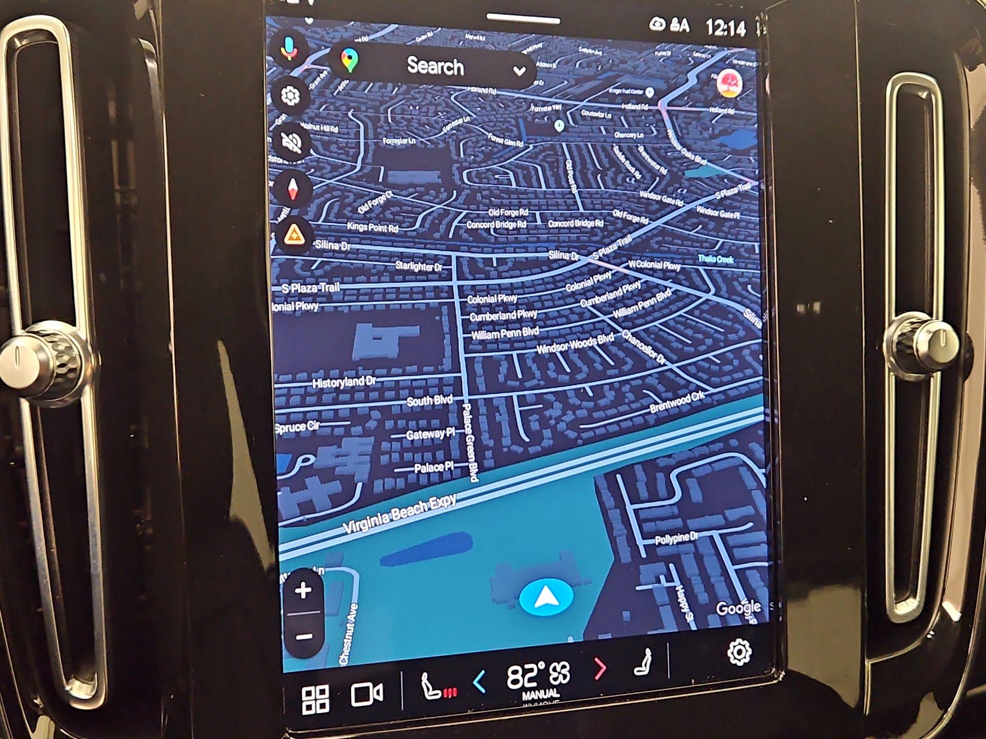 Thumbnail: 2023 Volvo XC40 - 14