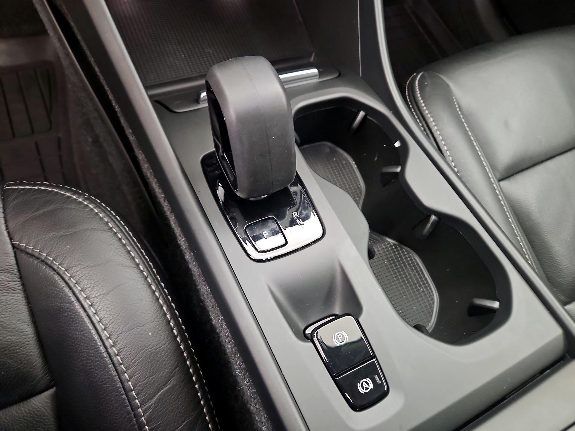 Thumbnail: 2023 Volvo XC40 - 18