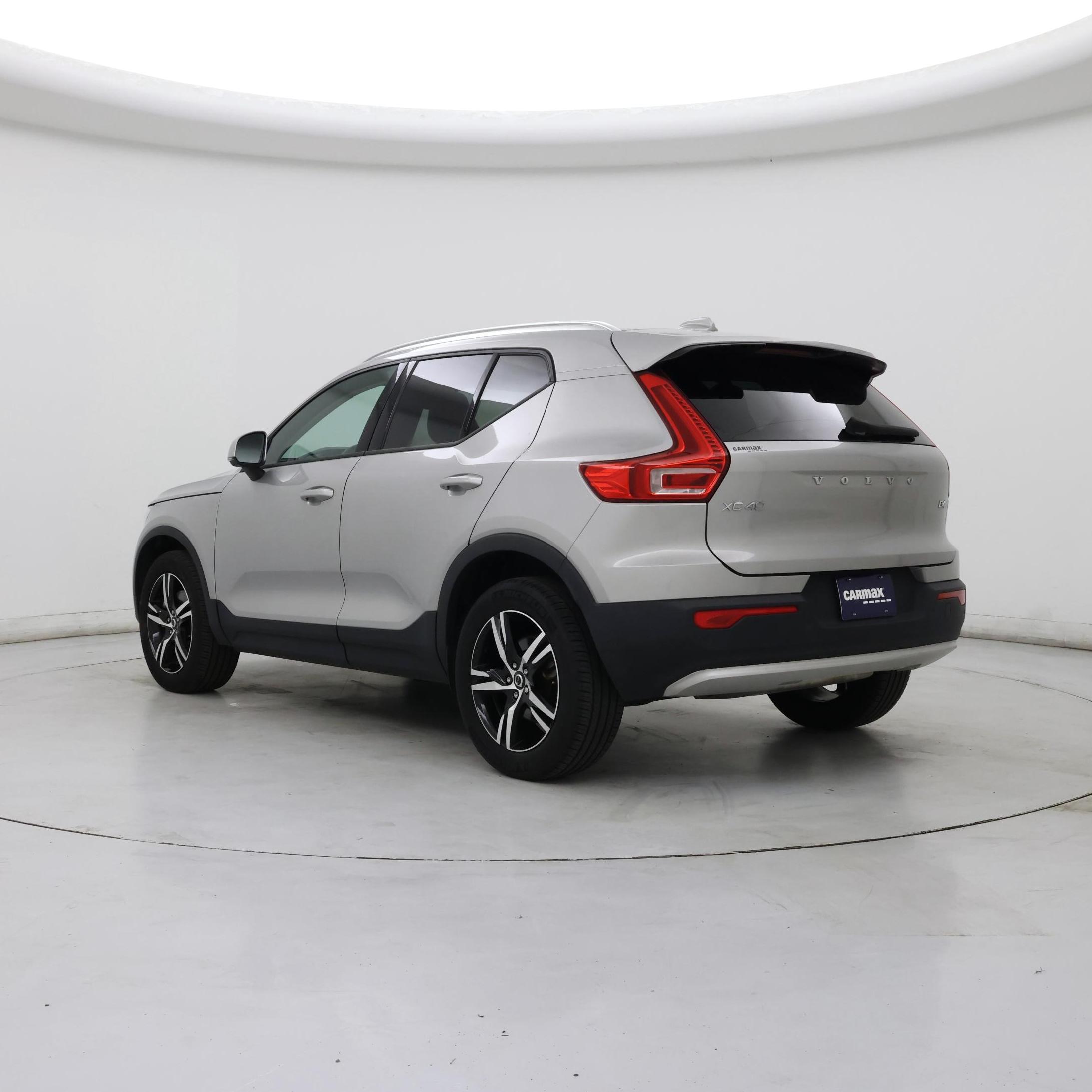 Thumbnail: 2023 Volvo XC40 - 2