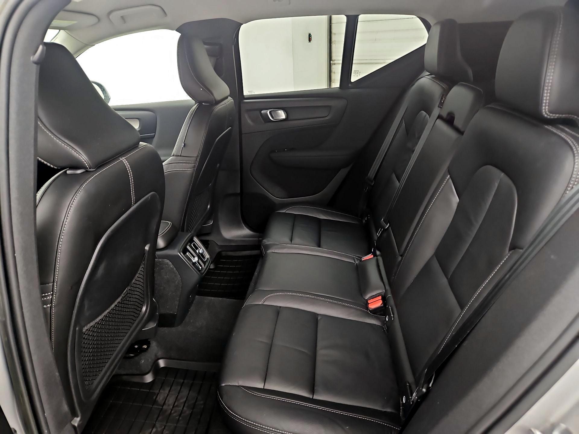 Thumbnail: 2023 Volvo XC40 - 20