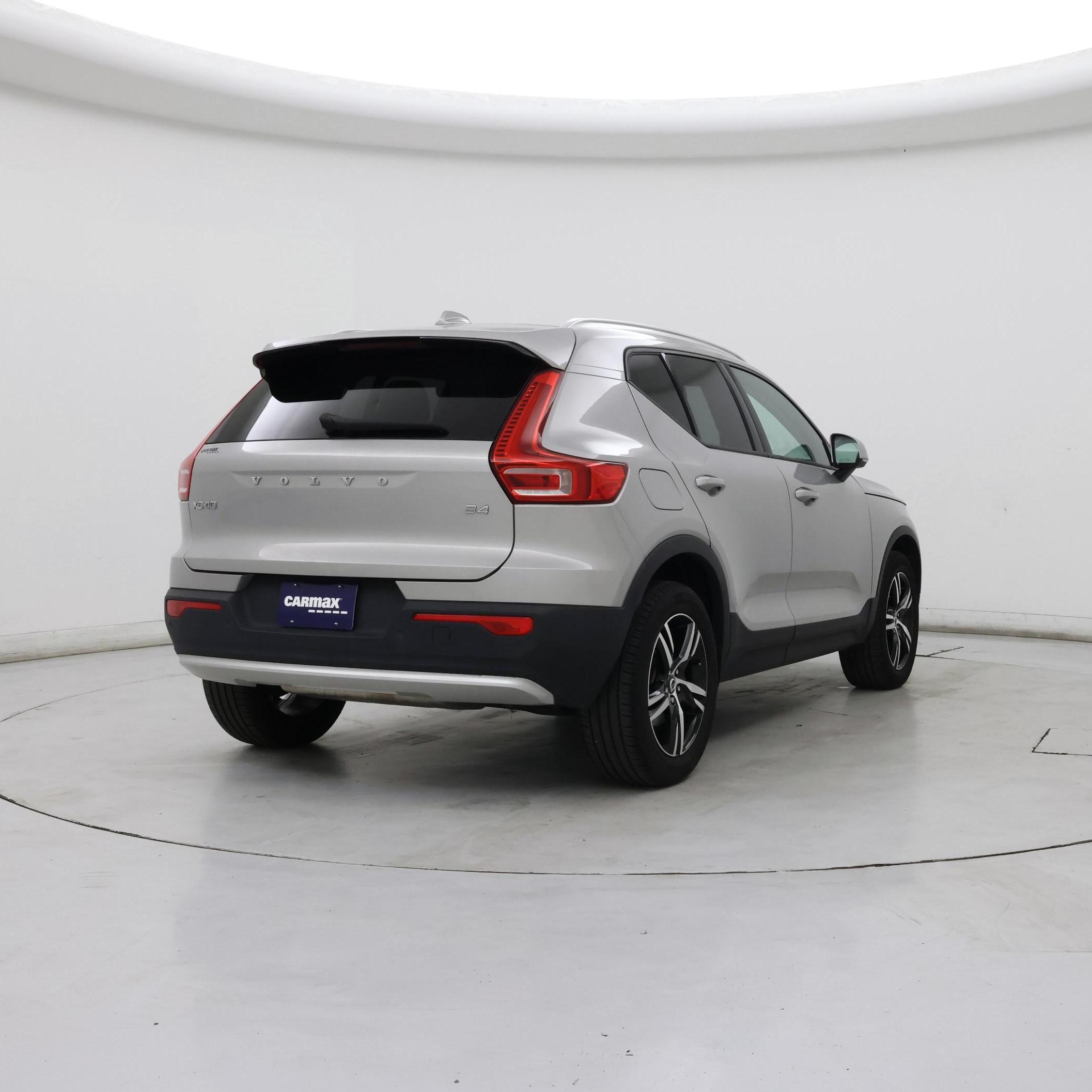 Thumbnail: 2023 Volvo XC40 - 8