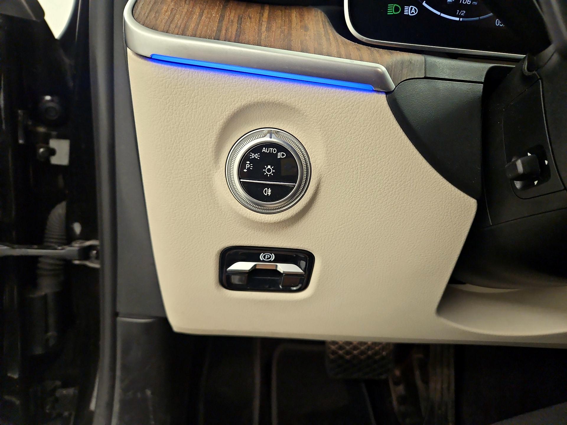 Thumbnail: 2023 Mercedes-Benz C-Class - 13