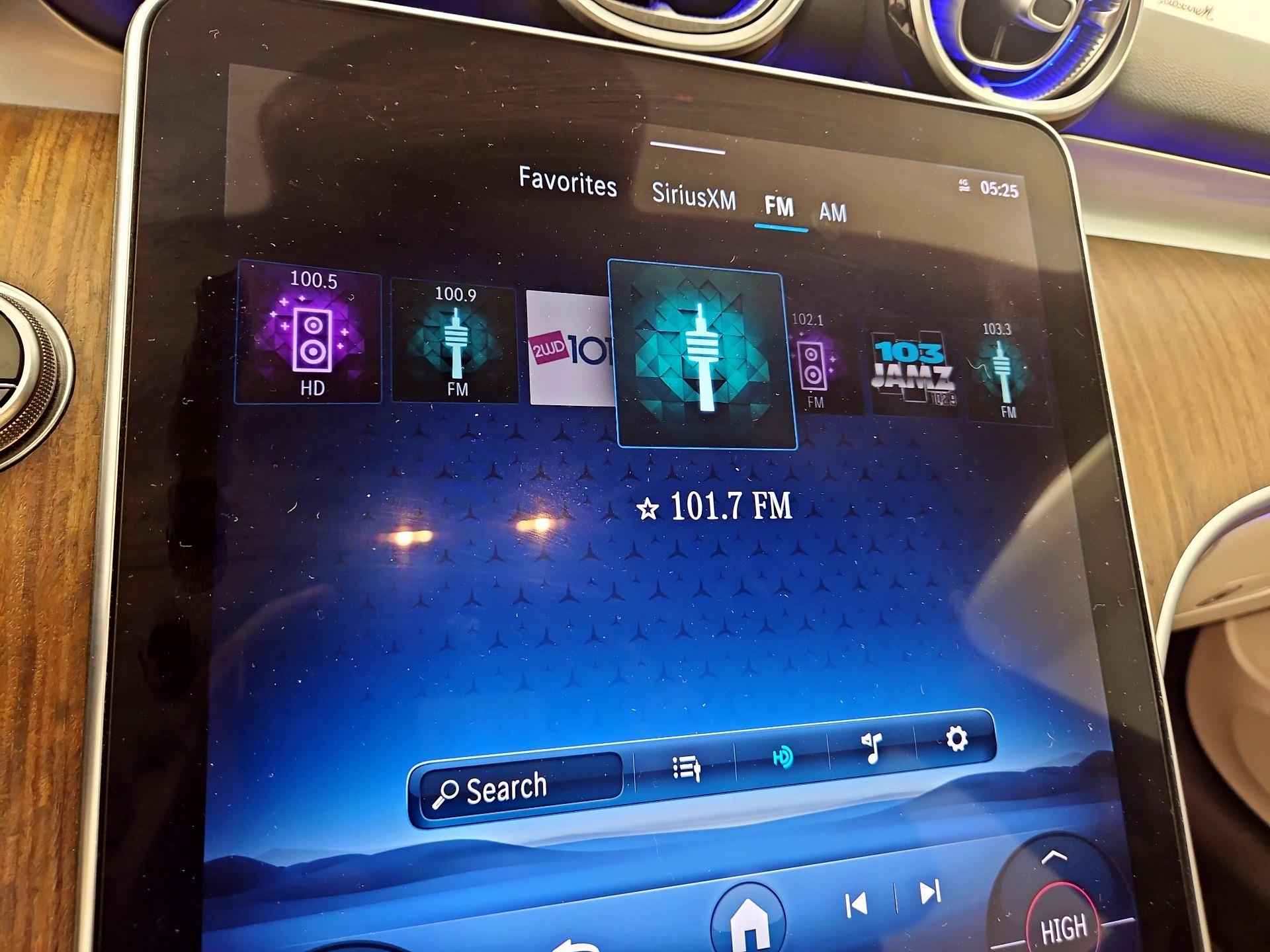 Thumbnail: 2023 Mercedes-Benz C-Class - 15