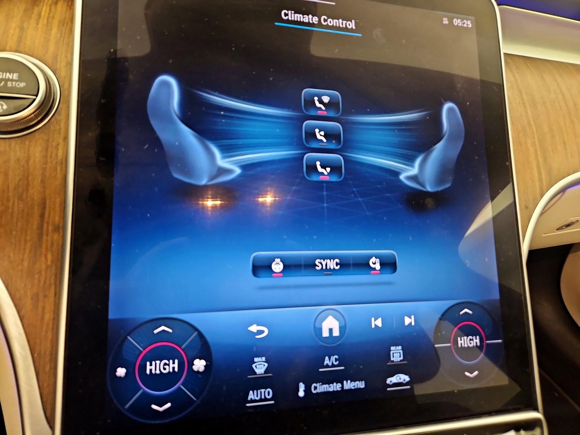 Thumbnail: 2023 Mercedes-Benz C-Class - 16