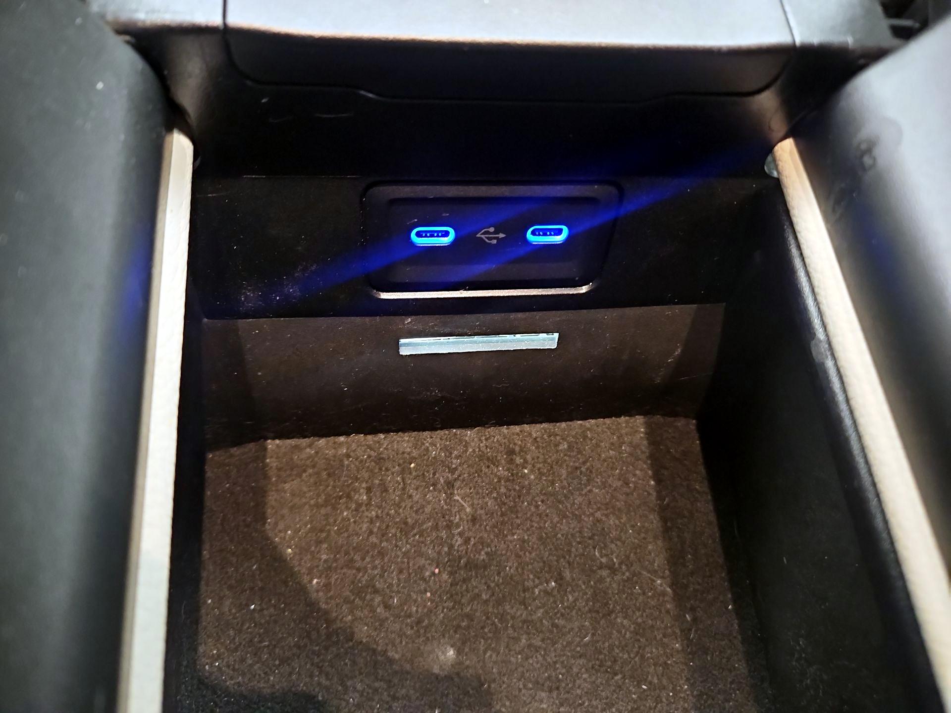 Thumbnail: 2023 Mercedes-Benz C-Class - 18