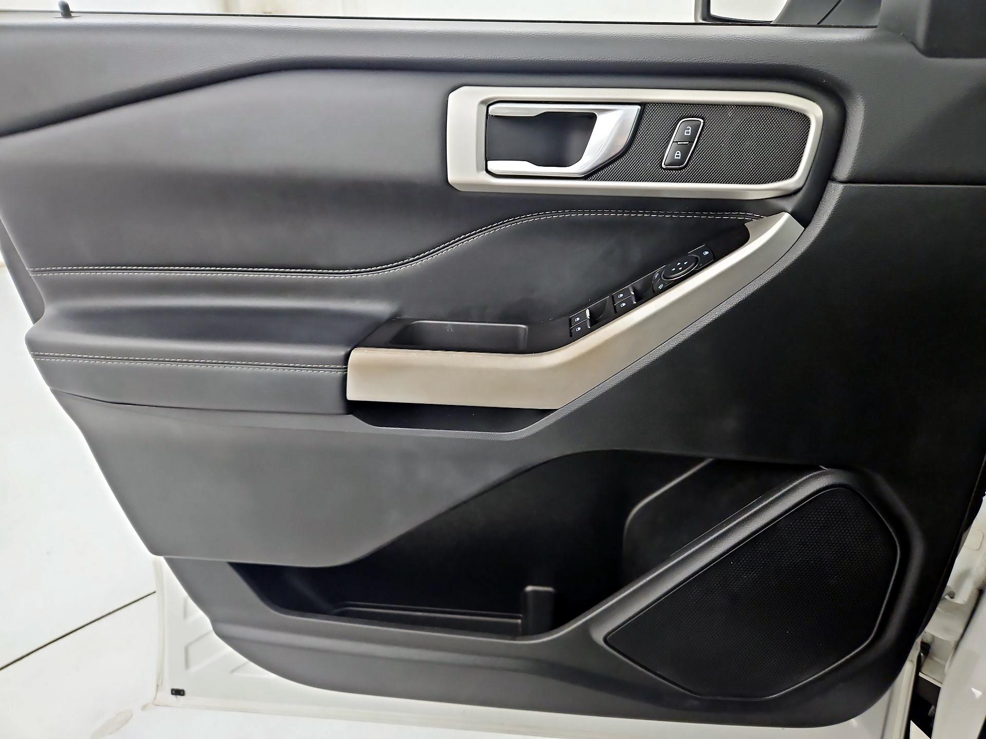 Thumbnail: 2022 Ford Explorer - 12