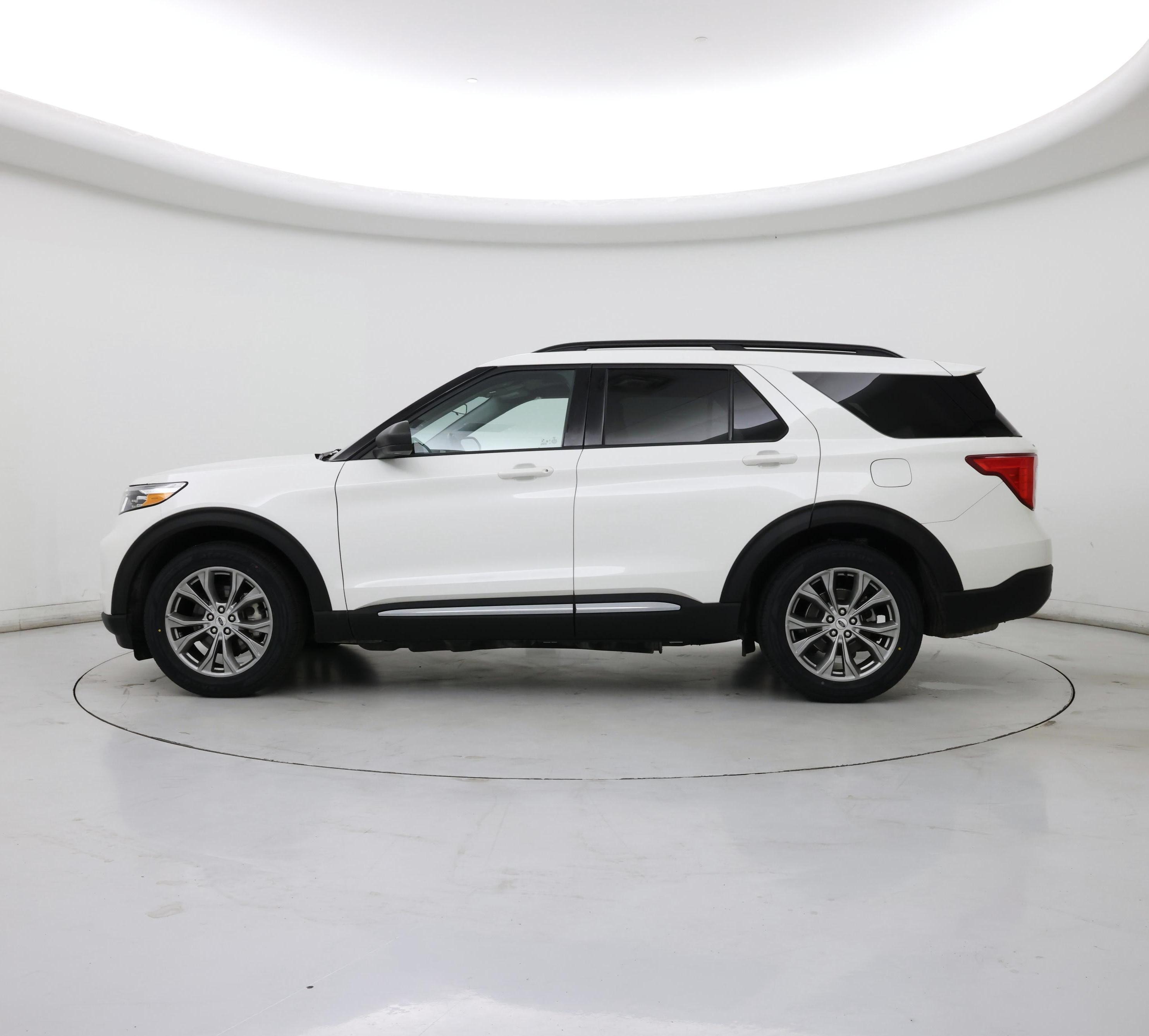 Thumbnail: 2022 Ford Explorer - 3