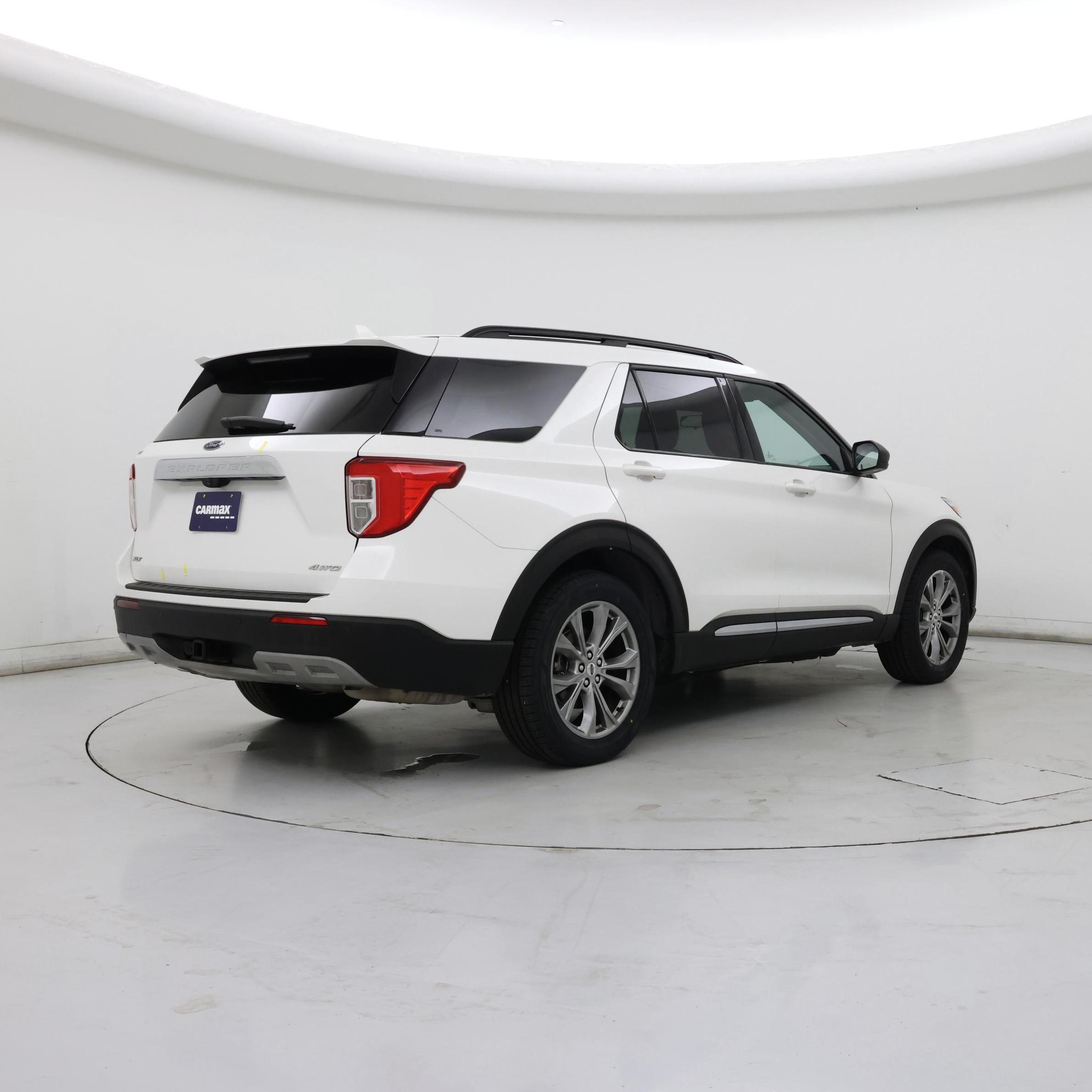 Thumbnail: 2022 Ford Explorer - 8