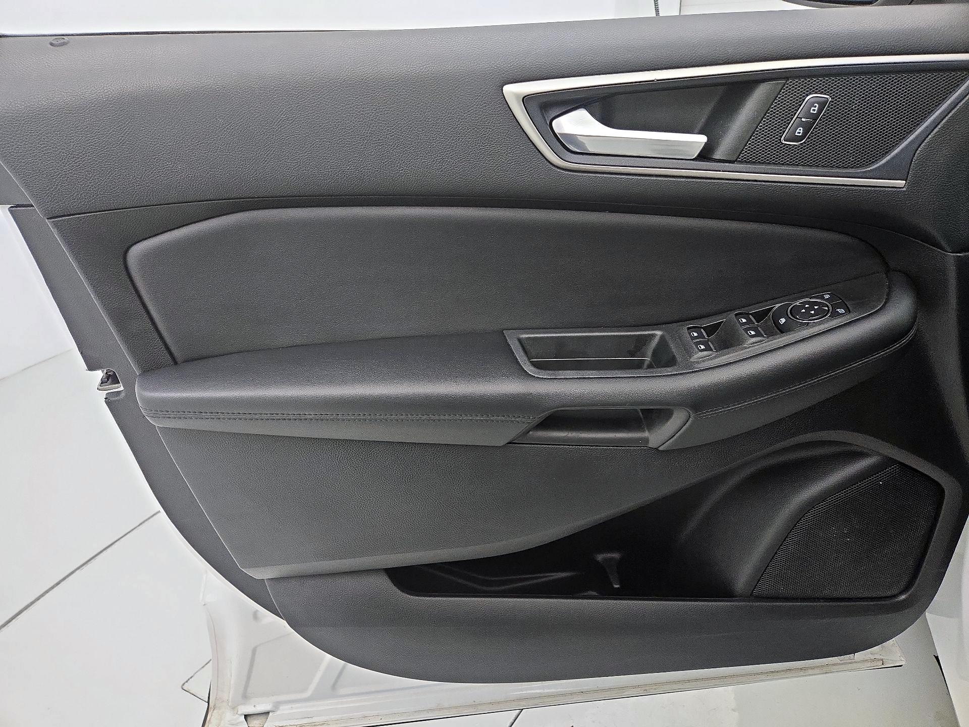 Thumbnail: 2022 Ford Edge - 12