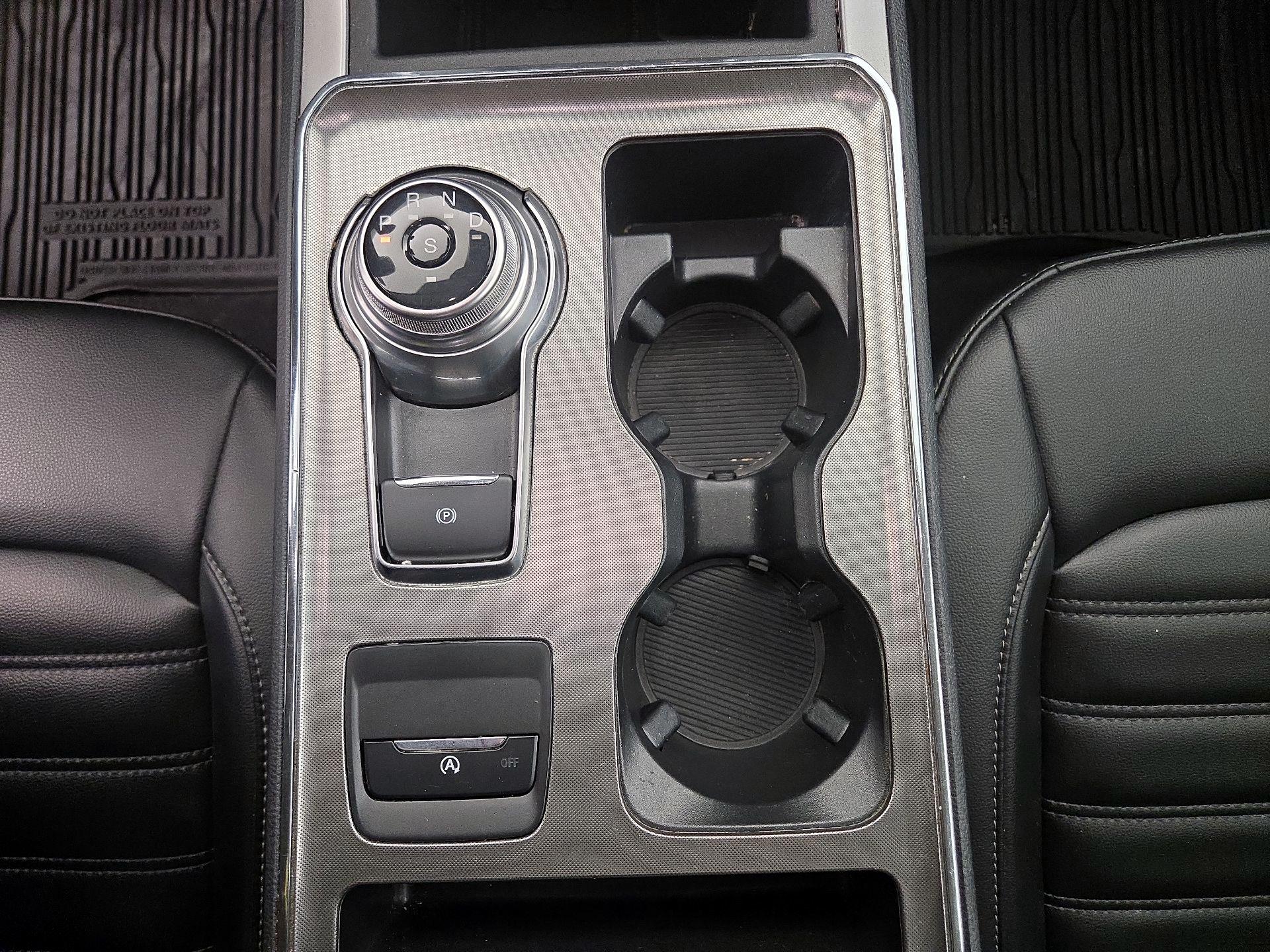 Thumbnail: 2022 Ford Edge - 17