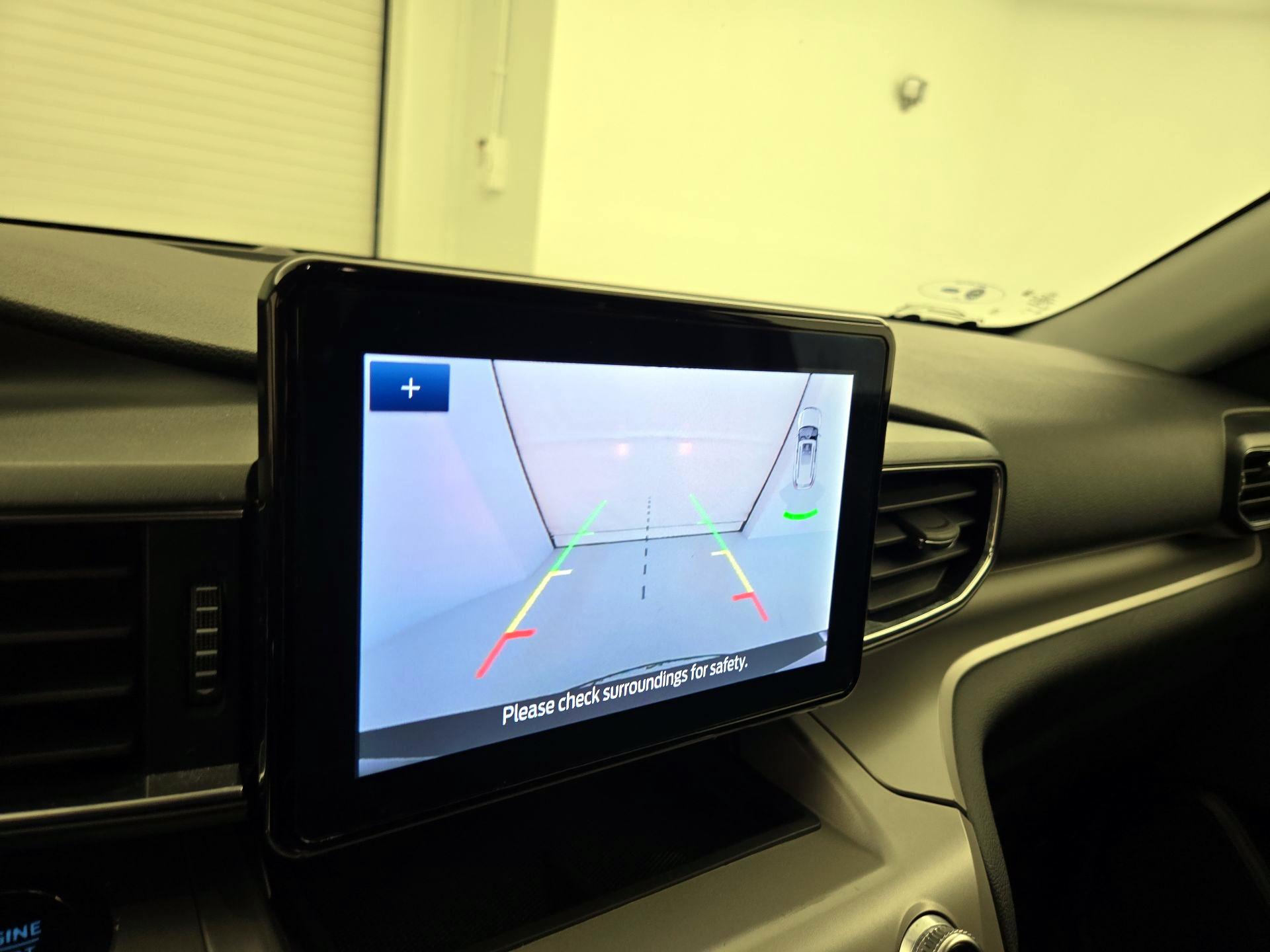 Thumbnail: 2022 Ford Explorer - 15