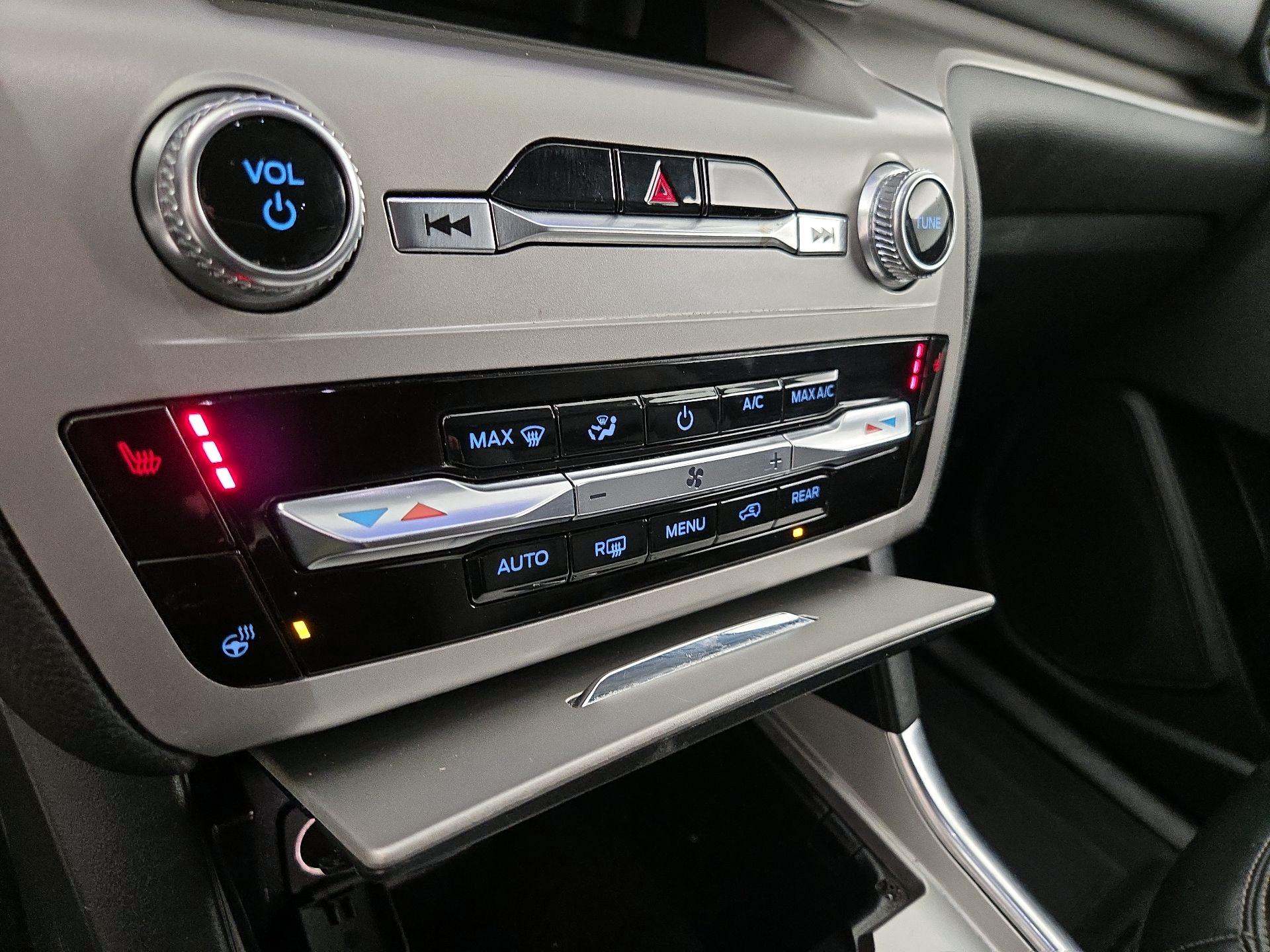 Thumbnail: 2022 Ford Explorer - 17