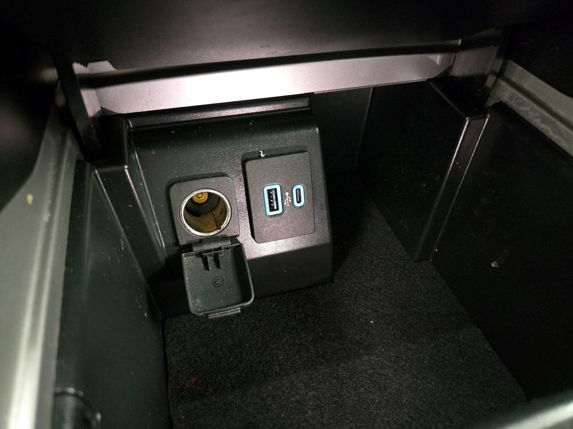 Thumbnail: 2022 Ford Explorer - 19