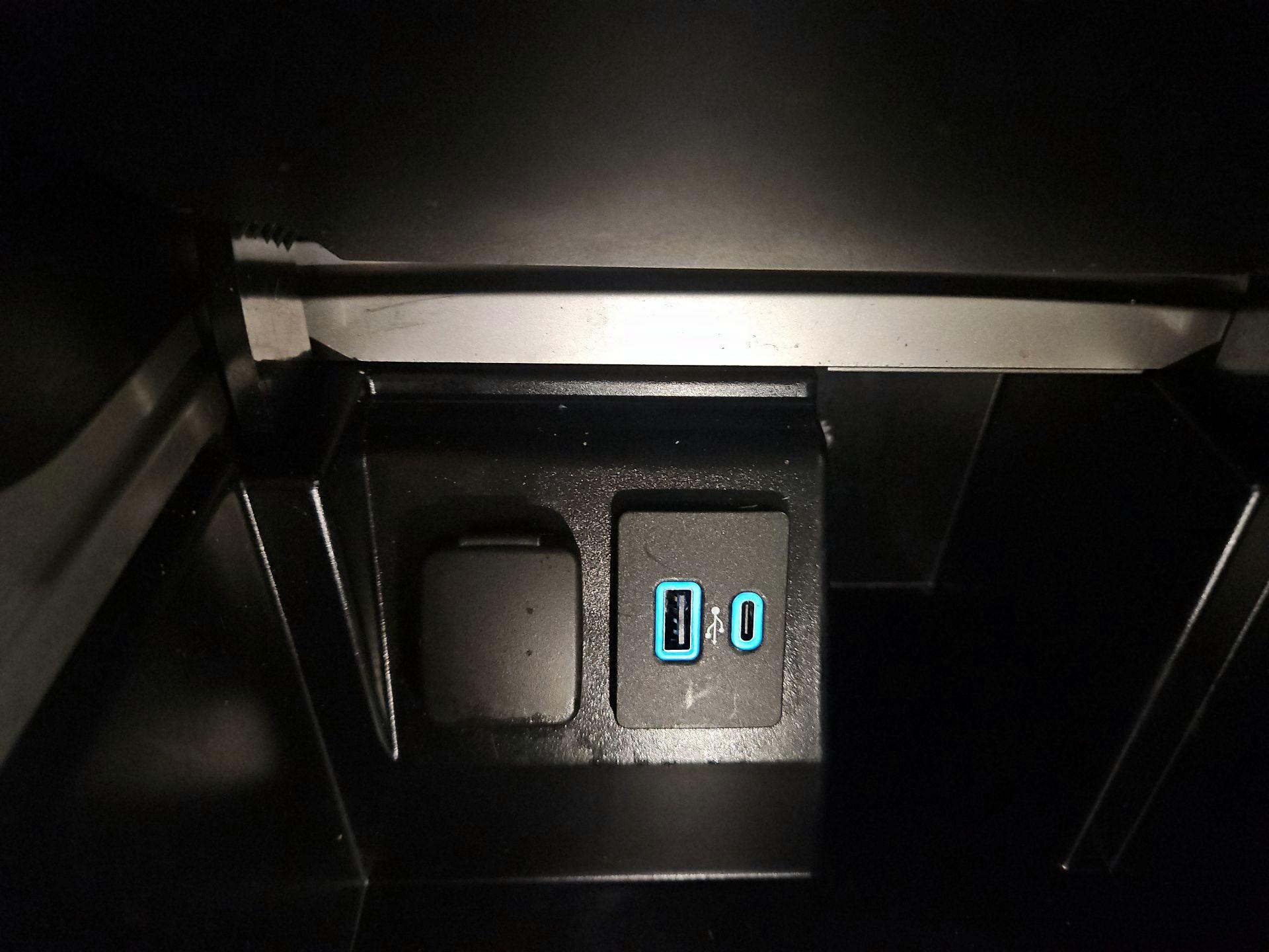 Thumbnail: 2022 Ford Explorer - 18