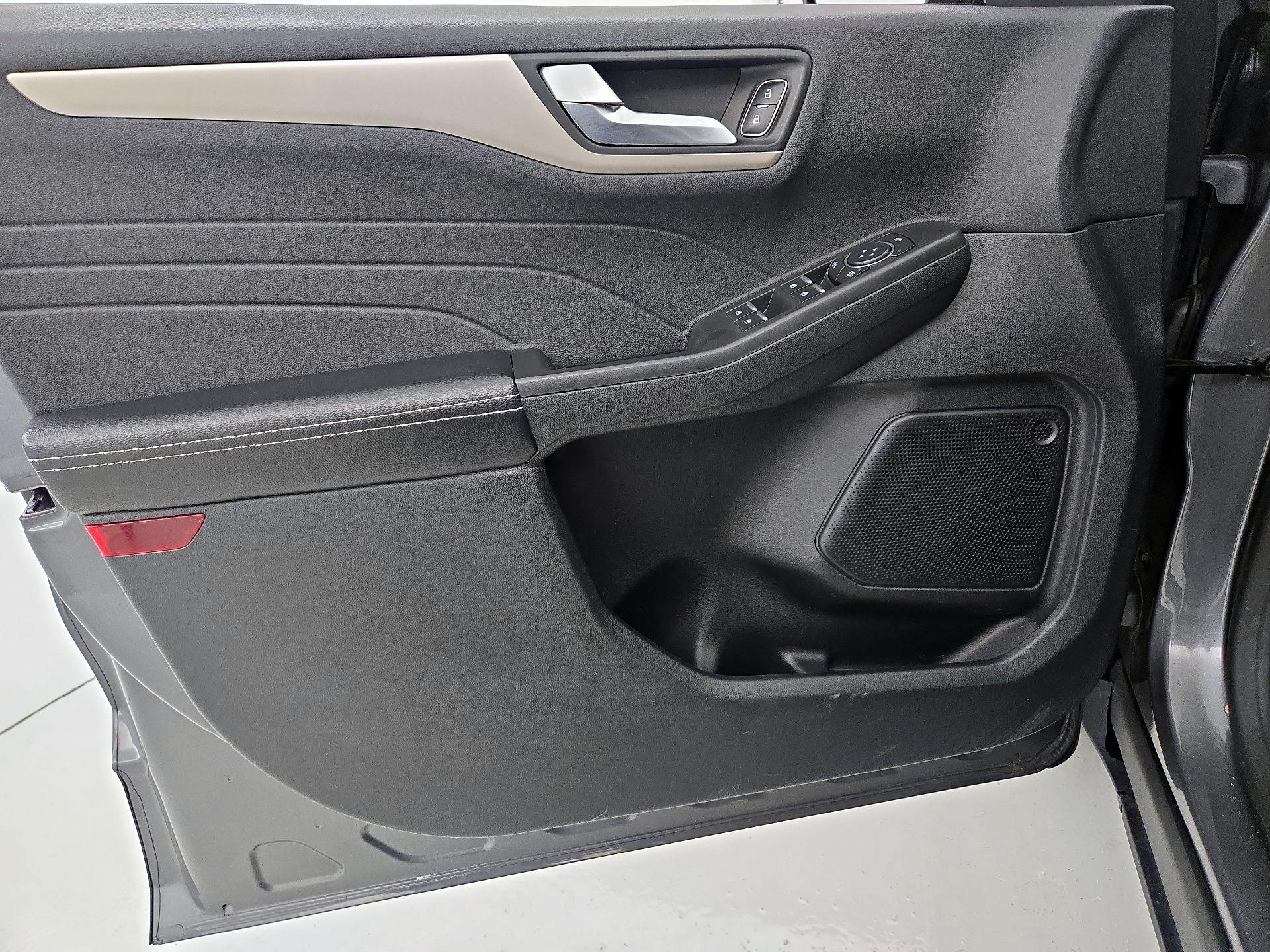 Thumbnail: 2022 Ford Escape - 12