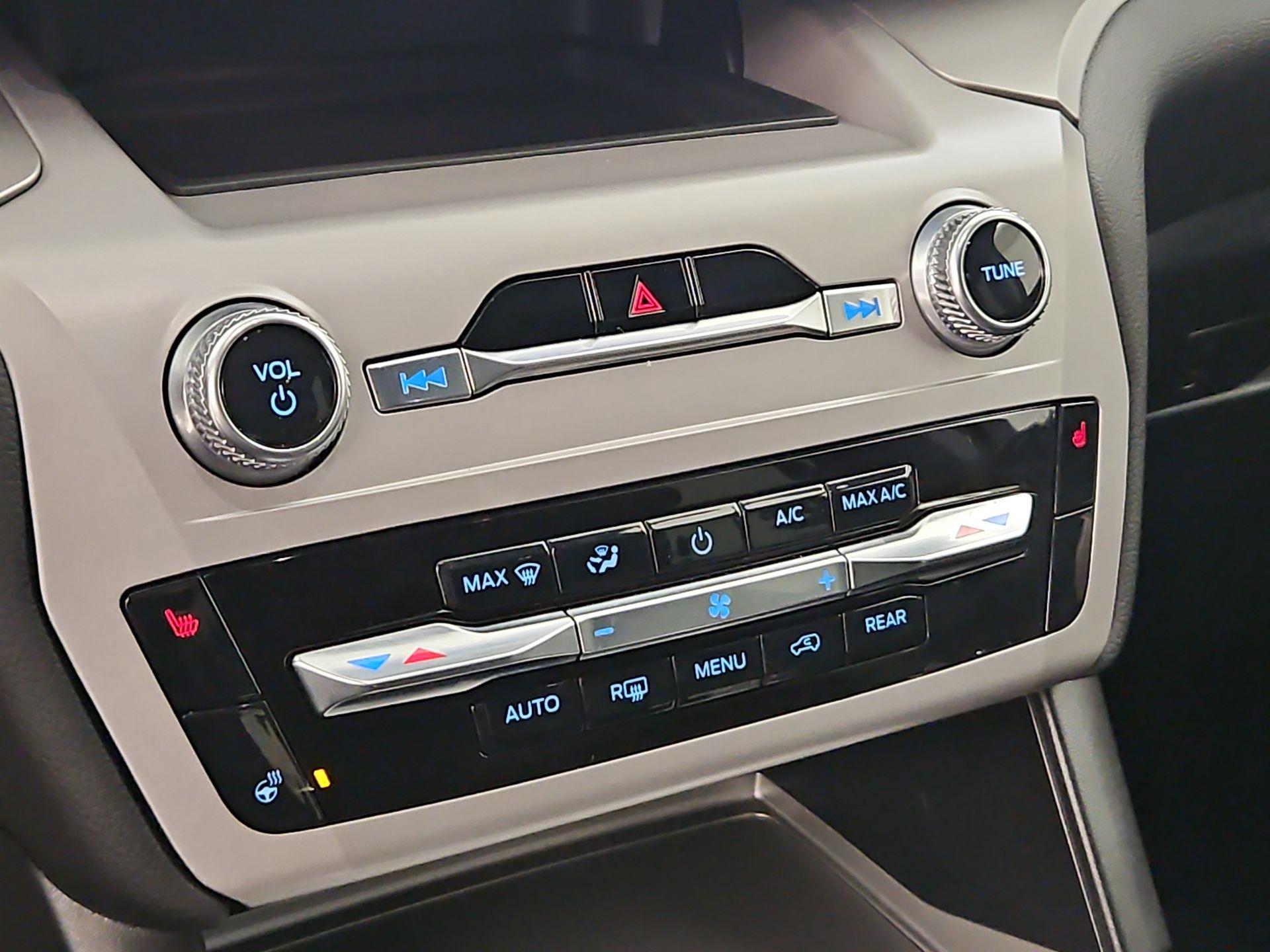 Thumbnail: 2023 Ford Explorer - 17