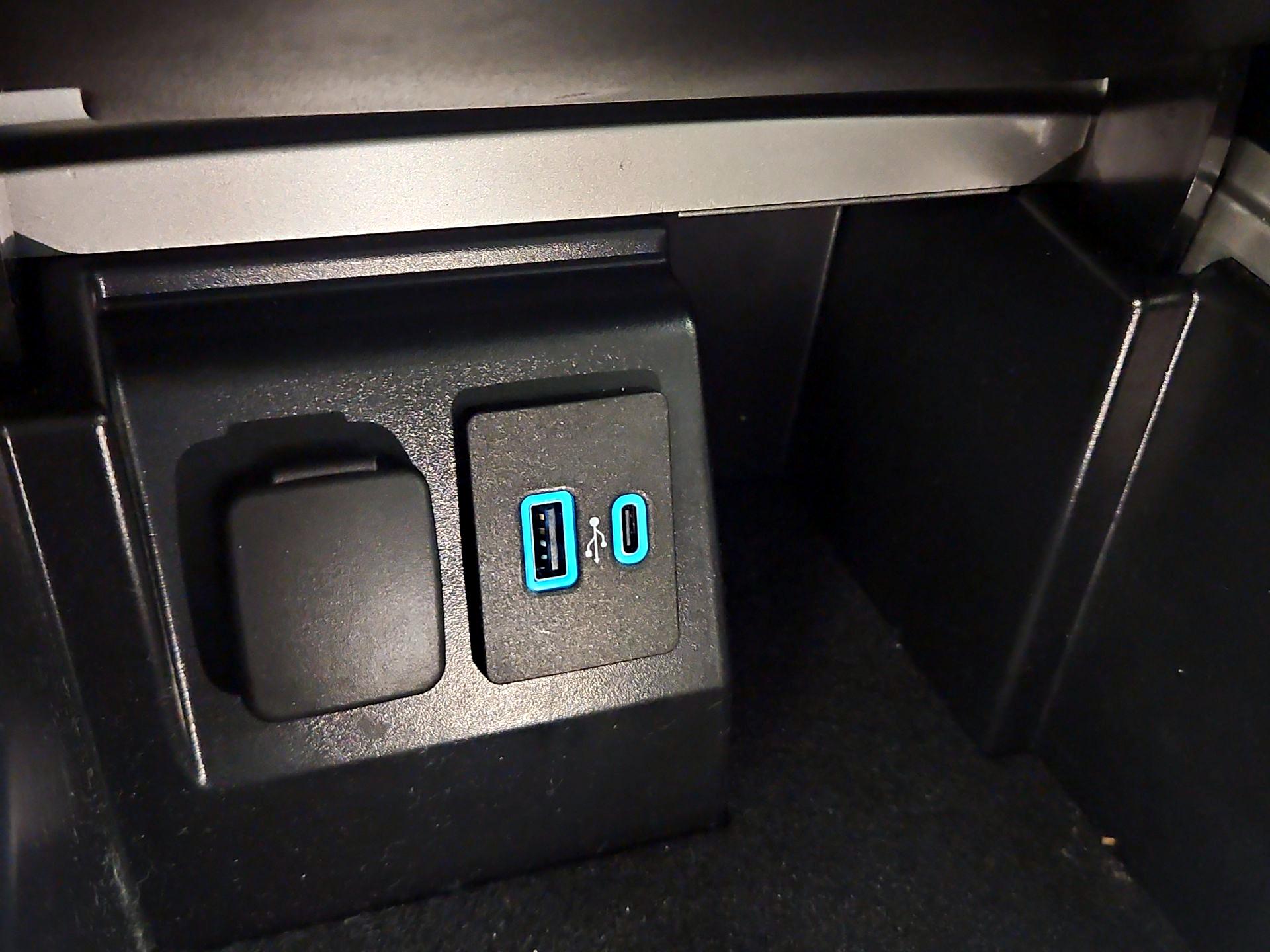 Thumbnail: 2023 Ford Explorer - 19