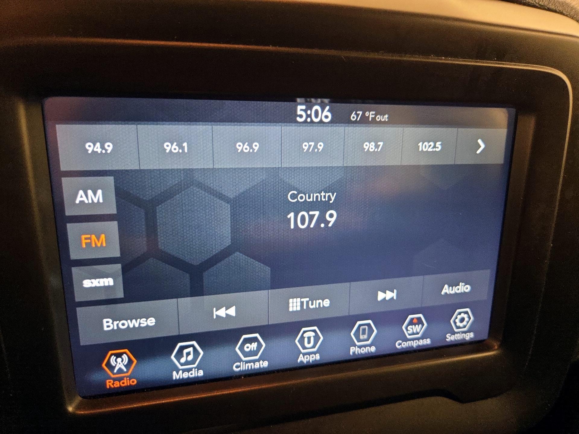 Thumbnail: 2021 Jeep Renegade - 15