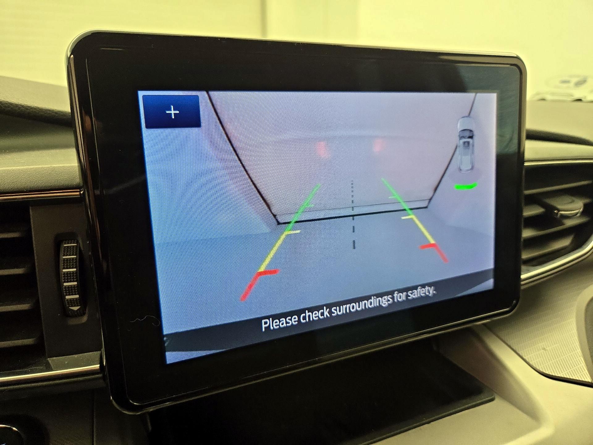 Thumbnail: 2022 Ford Explorer - 15