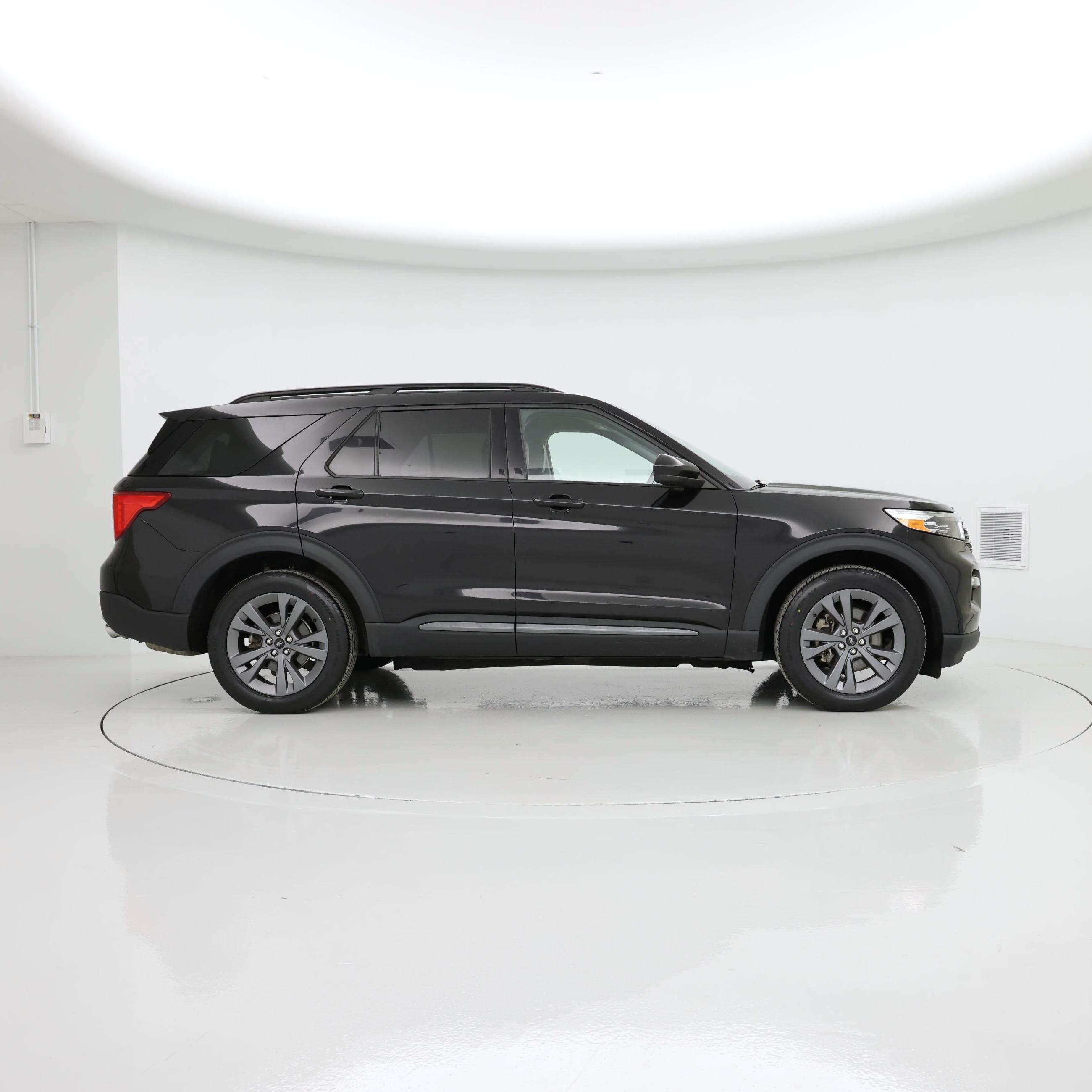 Thumbnail: 2022 Ford Explorer - 7