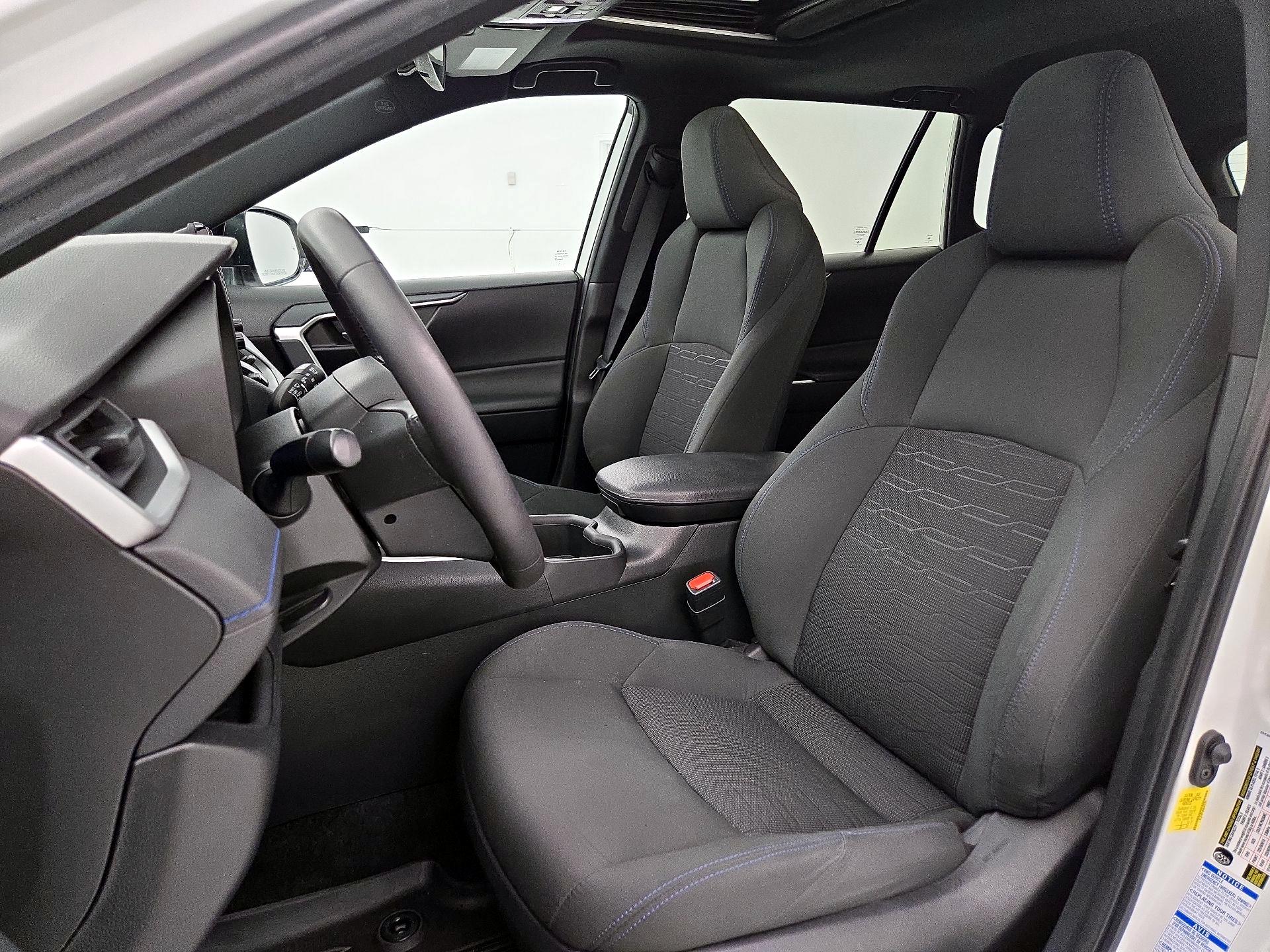 Thumbnail: 2022 Toyota RAV4 - 11