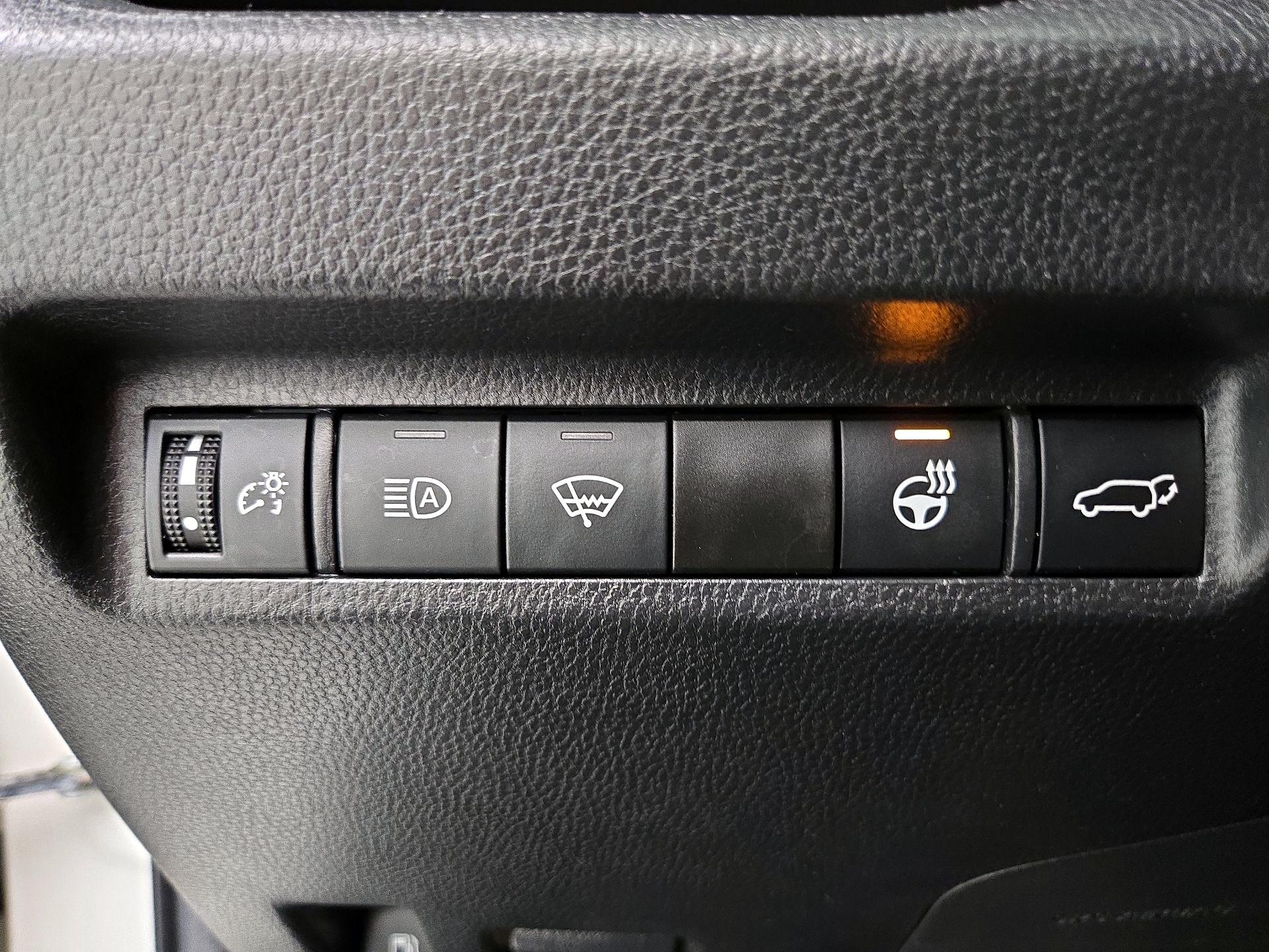 Thumbnail: 2022 Toyota RAV4 - 13